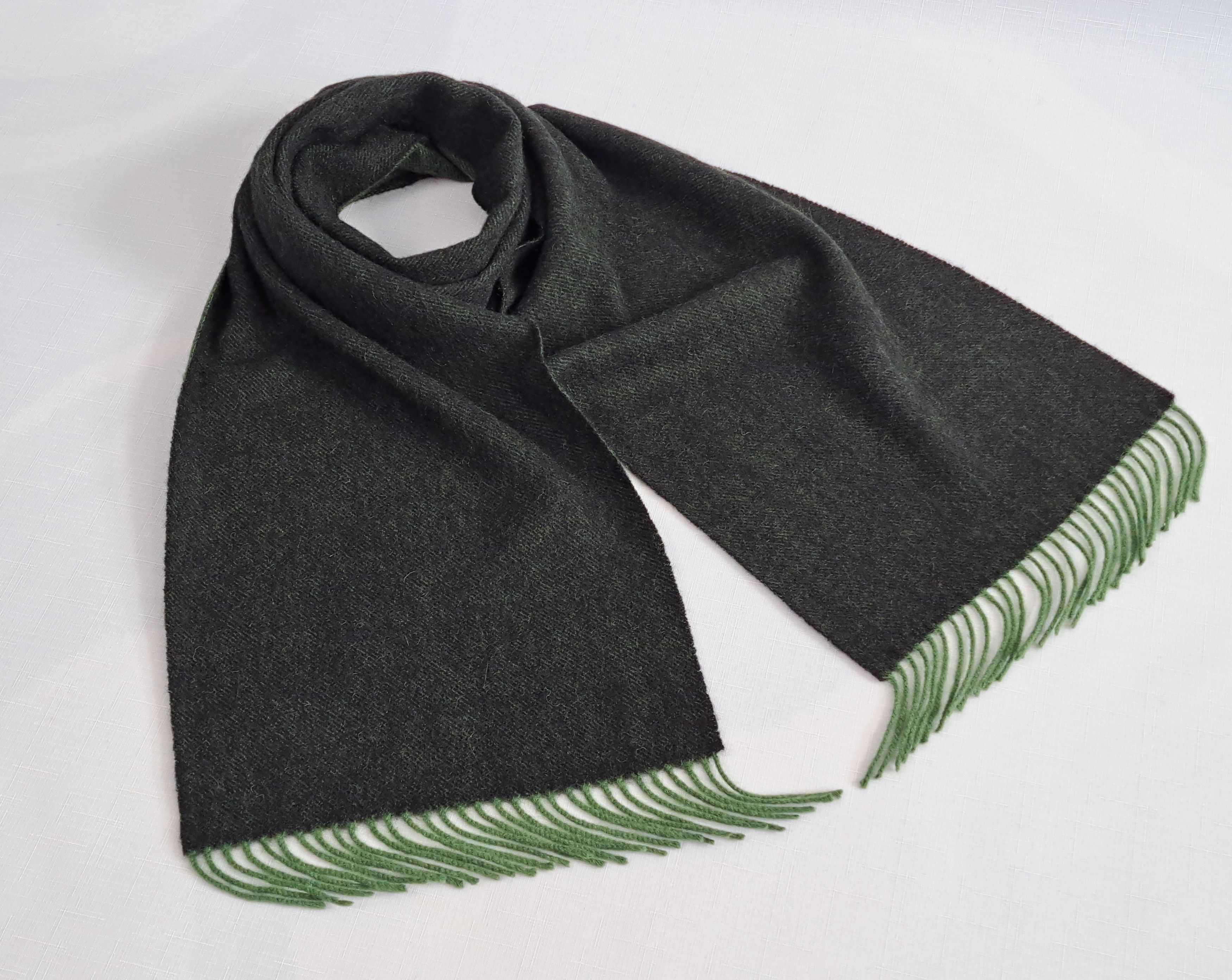 Johnstons Of Elgin Johnstons Of Elgin vintage lambswool scarf. Size ONE SIZE - 2 Thumbnail