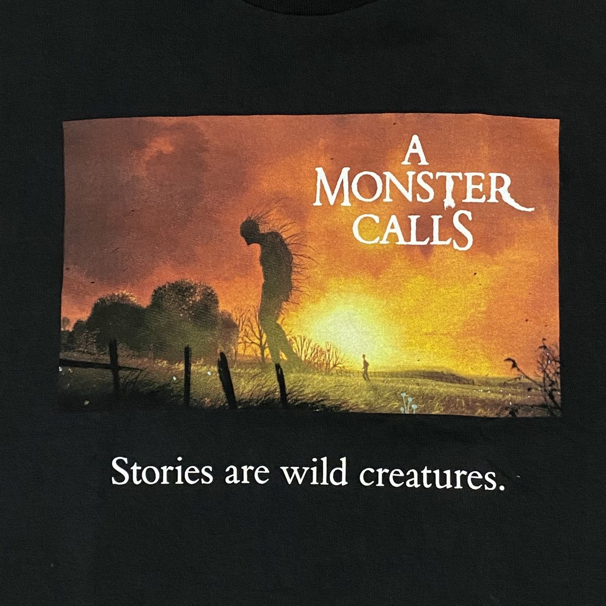 Delta × Vintage Movie a monster call animation film Size US L / EU 52-54 / 3 - 2 Thumbnail