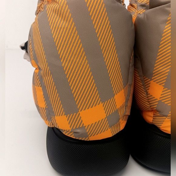 Burberry Burberry Men's Yellow Check Pillow Boots - EU44/US11 Size US 11 / EU 44 - 13 Thumbnail