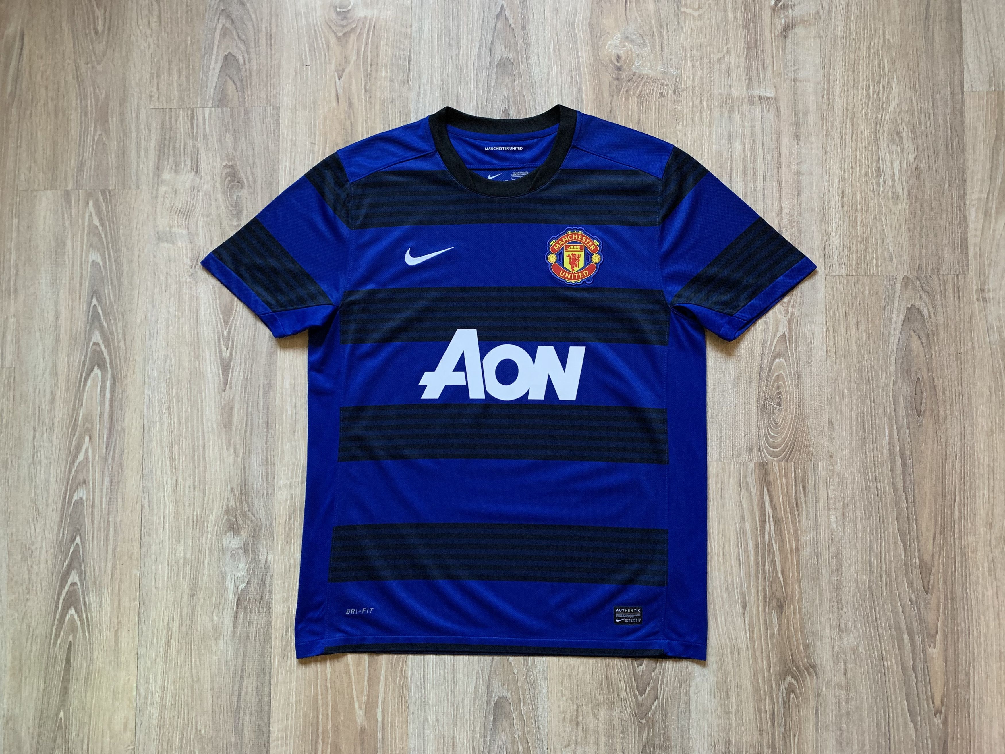 Nike × Vintage Vintage Nike Manchester United Away Football Shirt 2011-2012 Size US L / EU 52-54 / 3 - 1 Thumbnail