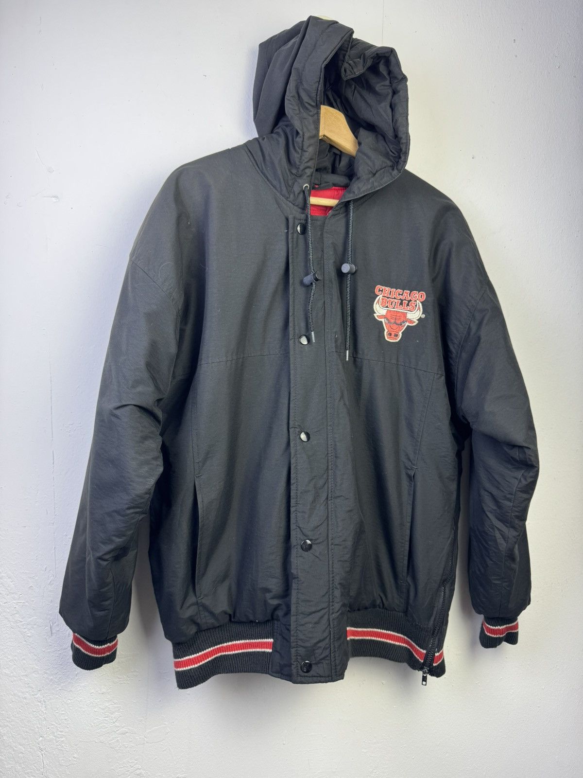 Starter vintage Chicago Bulls jacket manufactured by Starter Size US S / EU 44-46 / 1 - 2 Thumbnail