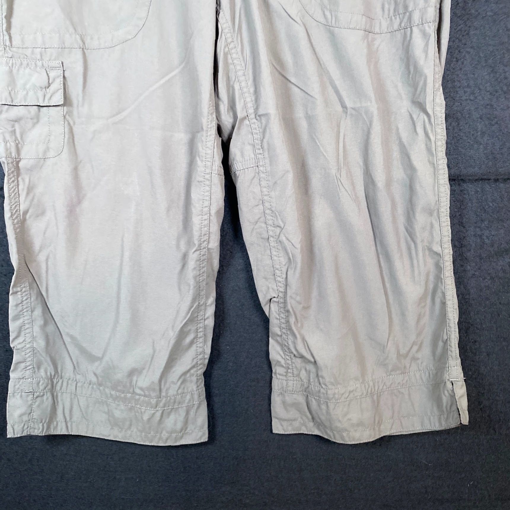 The North Face The North Face Womens Pants Capri Gray Green Below the Knee Nylon 8 Straight Activewear Pockets Size 24" / US 00 / IT 34 - 3 Thumbnail
