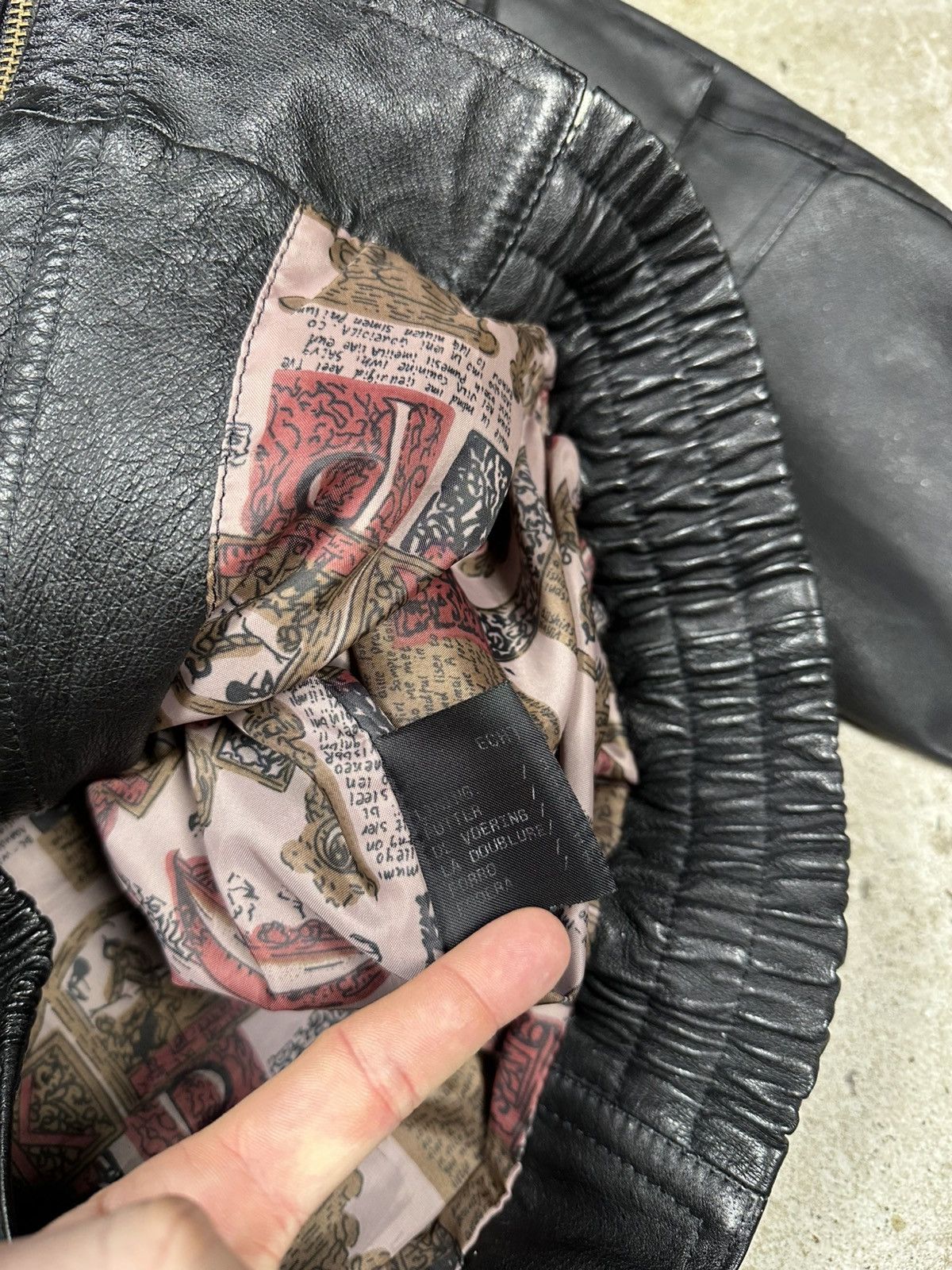 Vintage Vintage 90s Black Leather Utility Distressed Bomber Jacket Size US XL / EU 56 / 4 - 9 Thumbnail