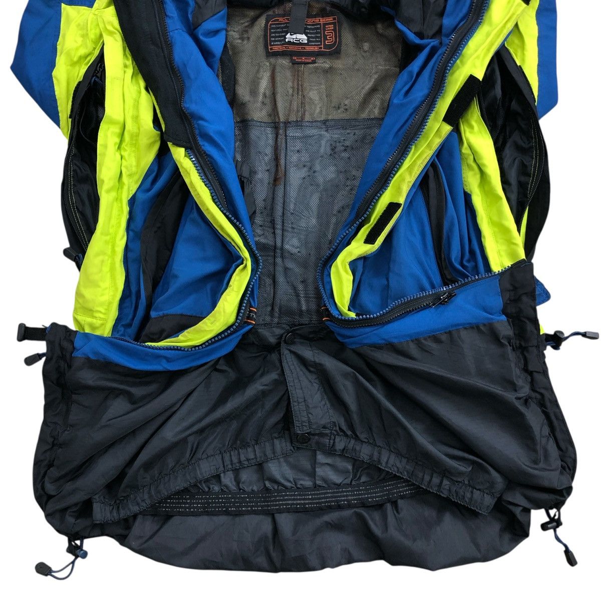 Nike Vtg Nike ACG 00s Lungs Era Waterproof Storm Fit Tech Jacket Size US M / EU 48-50 / 2 - 10 Thumbnail