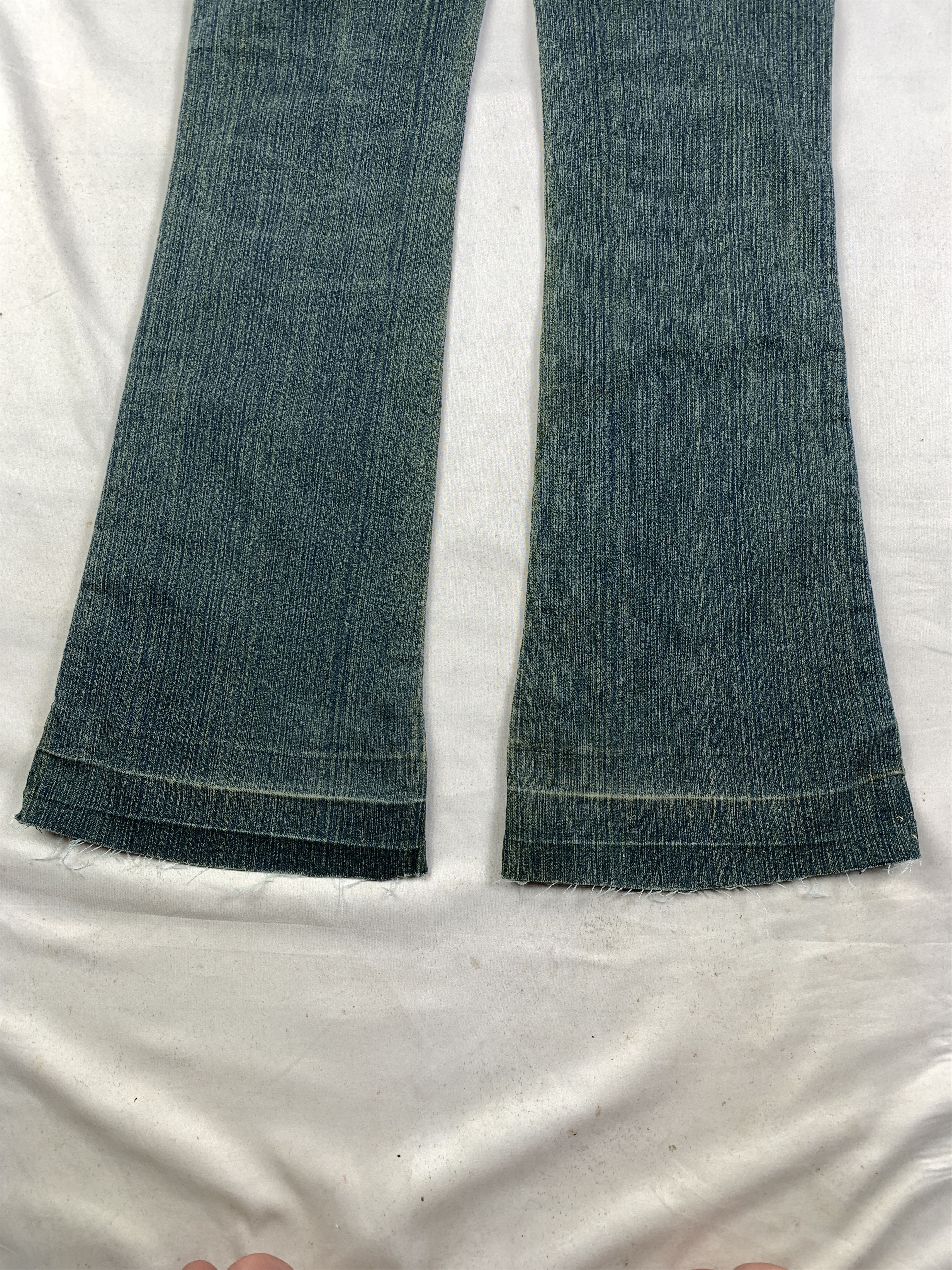 Angel Blue 2000s Lovers House Indigo Blue Flared Petite Jeans (26) Size 26" / US 2 / IT 38 - 5 Thumbnail