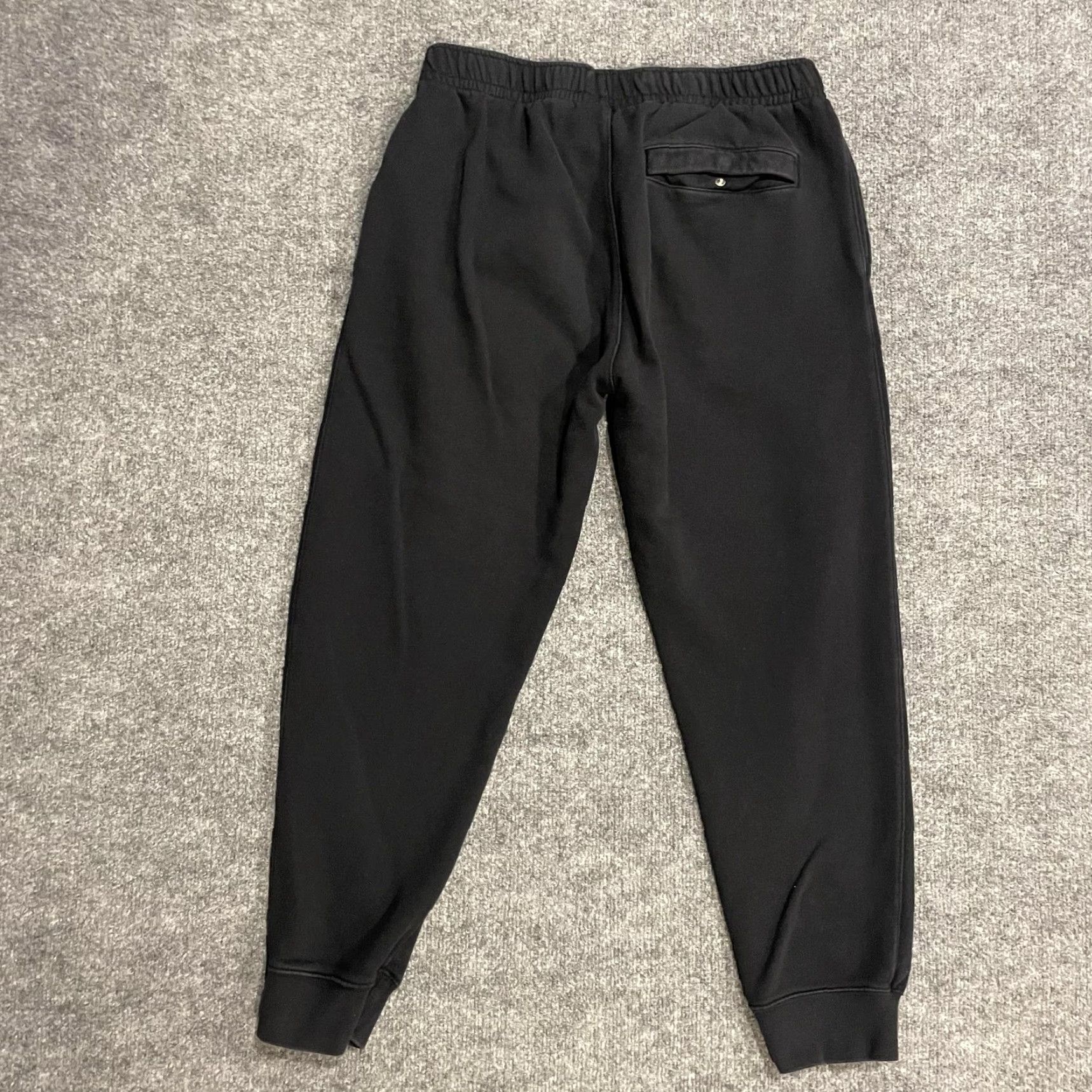 Nike Nike Club Fleece Joggers Sweatpants L Men Black BV2671-010 Size US 33 - 2 Thumbnail