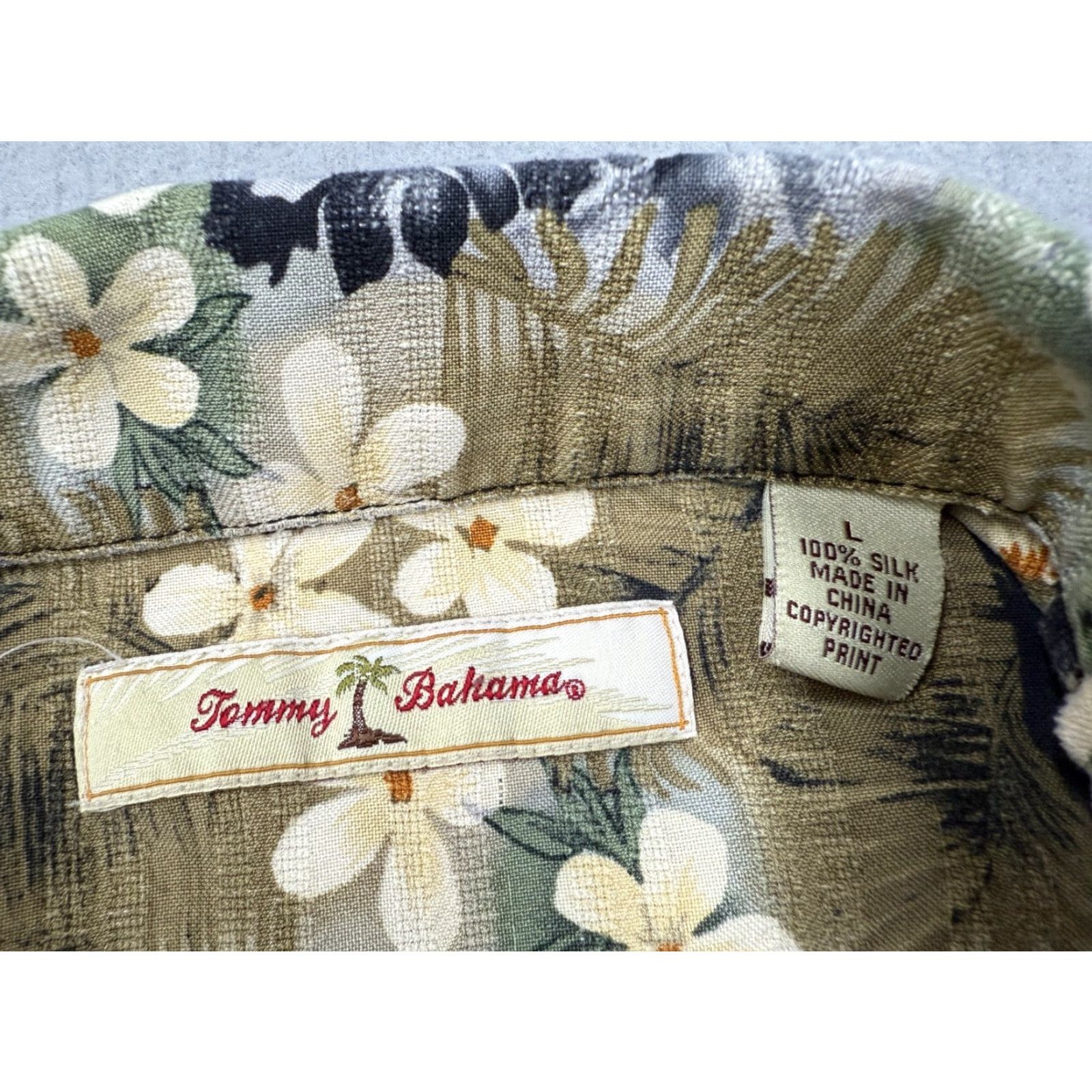 Tommy Bahama Tommy Bahama Shirt Adult Large Multicolor Silk Button-Up Hawaiian Floral Beach Tropical Tiki Mens Size US L / EU 52-54 / 3 - 3 Thumbnail