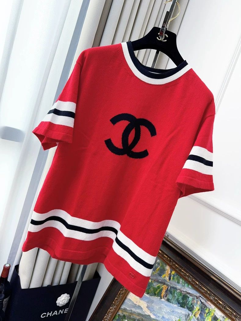 Chanel Chanel 24A red double c large logo striped knitted short s Size S / US 4 / IT 40 - 1 Thumbnail
