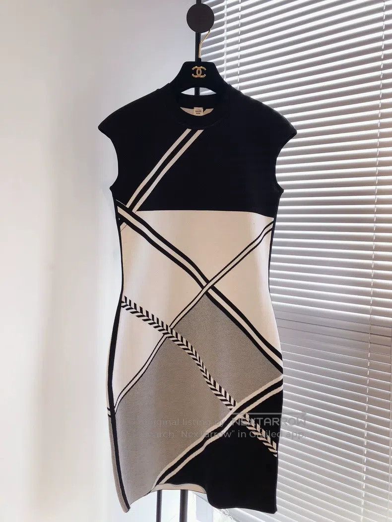 Hermes Hermes Black, white and grey color block knitted dress Size XS / US 0-2 / IT 36-38 - 1 Thumbnail