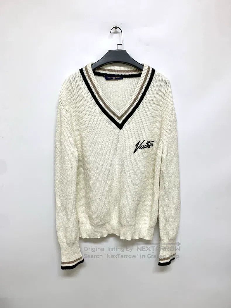 Louis Vuitton Louis Vuitton Contrasting V-neck jacquard knit sweater Size US S / EU 44-46 / 1 - 1 Thumbnail