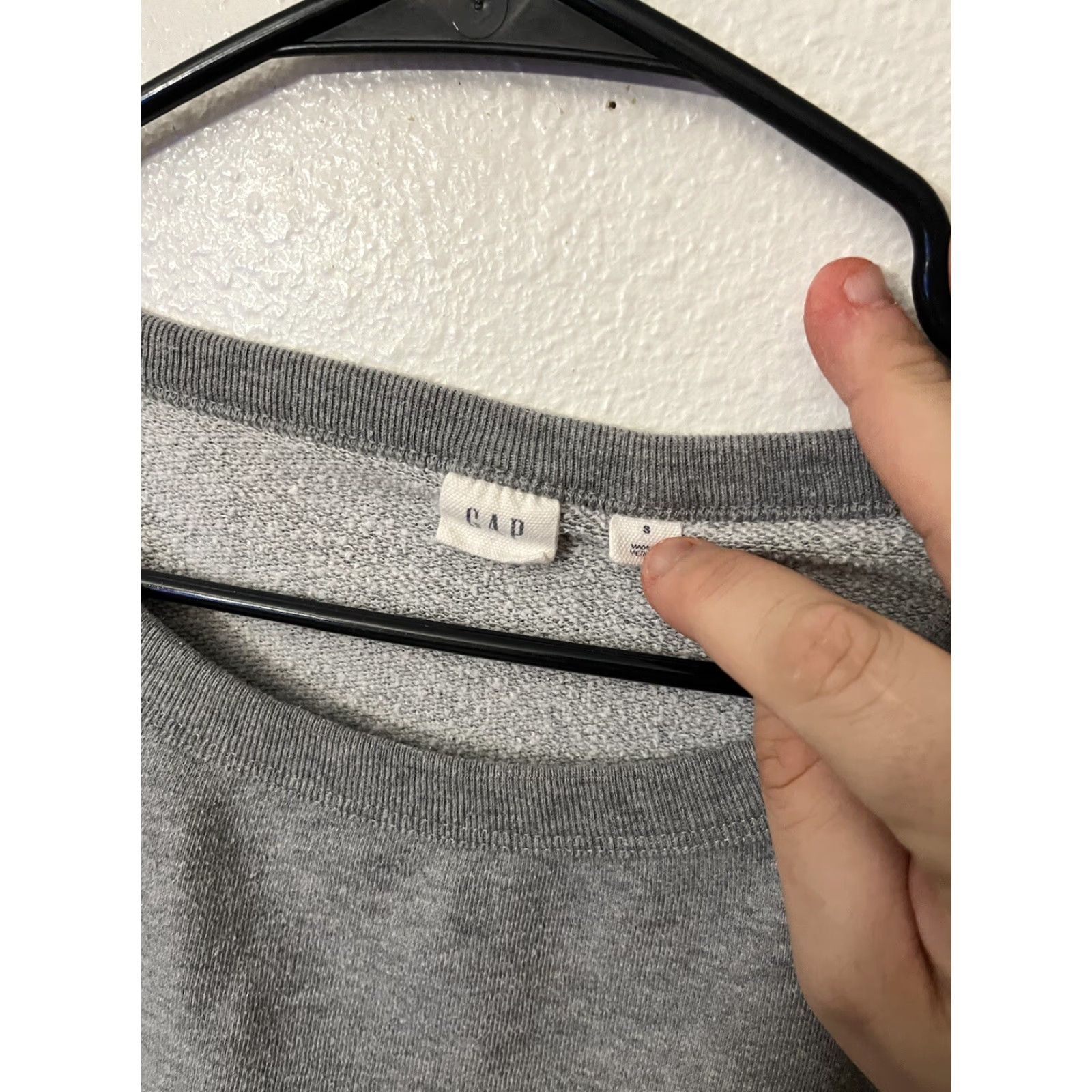 Gap Gap Sweatshirt Women Small Gray Mid-Weight Embroidered Stars On Shoulders Size S / US 4 / IT 40 - 2 Thumbnail