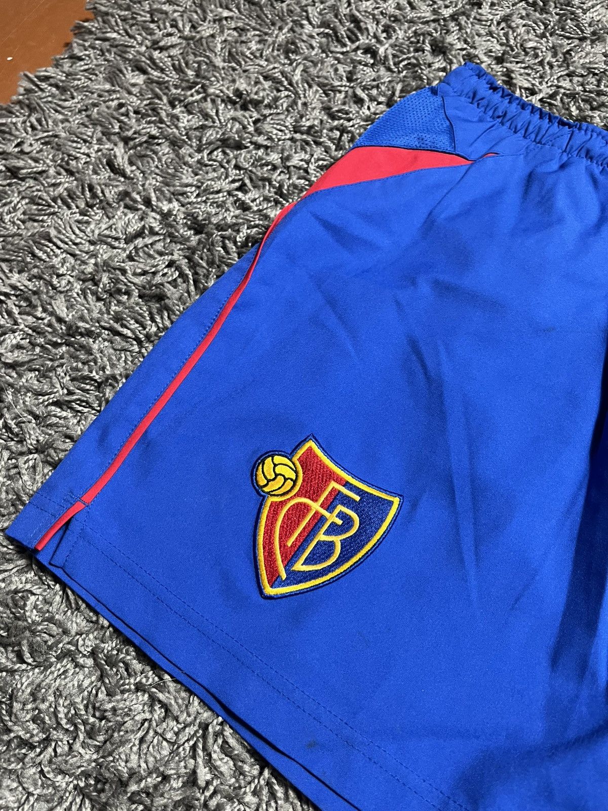 Nike NIKE VINTAGE 2002/2003 BASEL 1893 FOOTBALL SOCCER SHORTS Size US 32 / EU 48 - 2 Thumbnail
