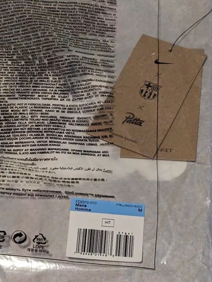 Nike × Patta FCB x Patta Culers del Món Men's Pre-Match Jersey Size US M / EU 48-50 / 2 - 6 Thumbnail