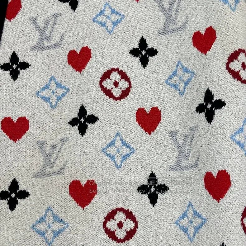 Louis Vuitton Louis Vuitton White full logo playing card mulberry silk n Size S / US 4 / IT 40 - 7 Thumbnail