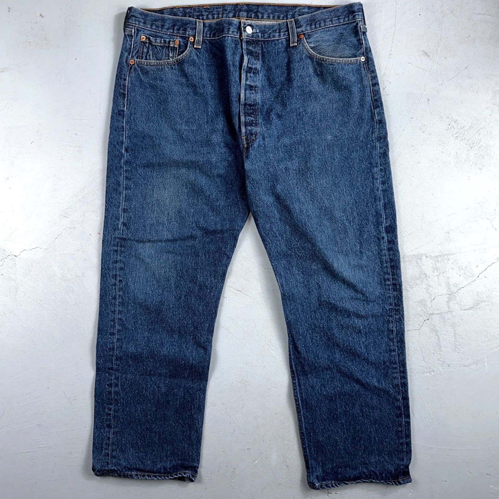 Levi's VINTAGE Levi's 501 Jeans Straight 90s USA Blue Wash Medium 44x32 Leather Button 5-Pocket Mens Denim Cotton Regular 90s Theme Size US 44 / EU 60 - 2 Thumbnail