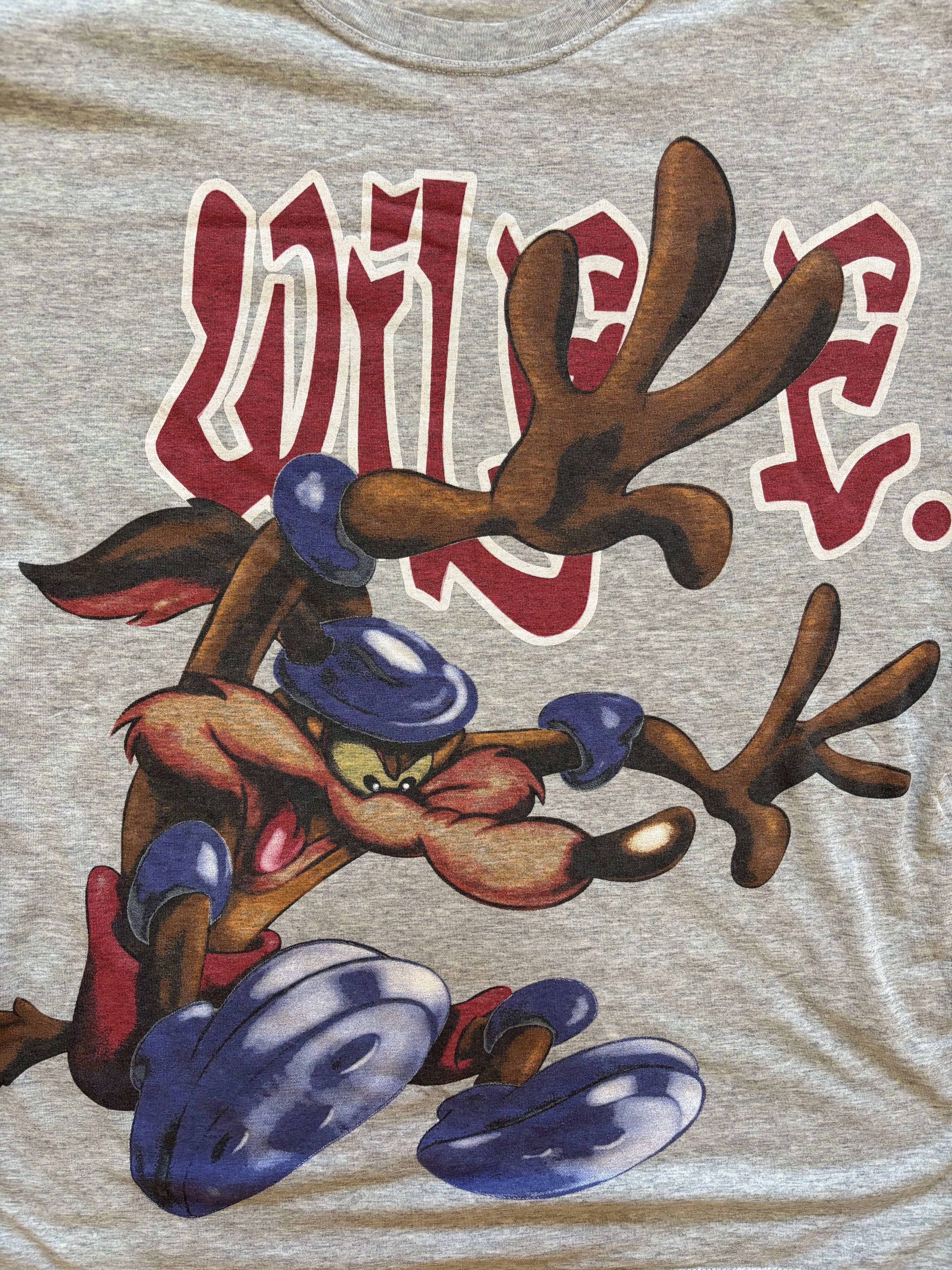 Vintage Vintage 2001 Wile E. Coyote Looney Tunes Tshirt Size US L / EU 52-54 / 3 - 4 Thumbnail