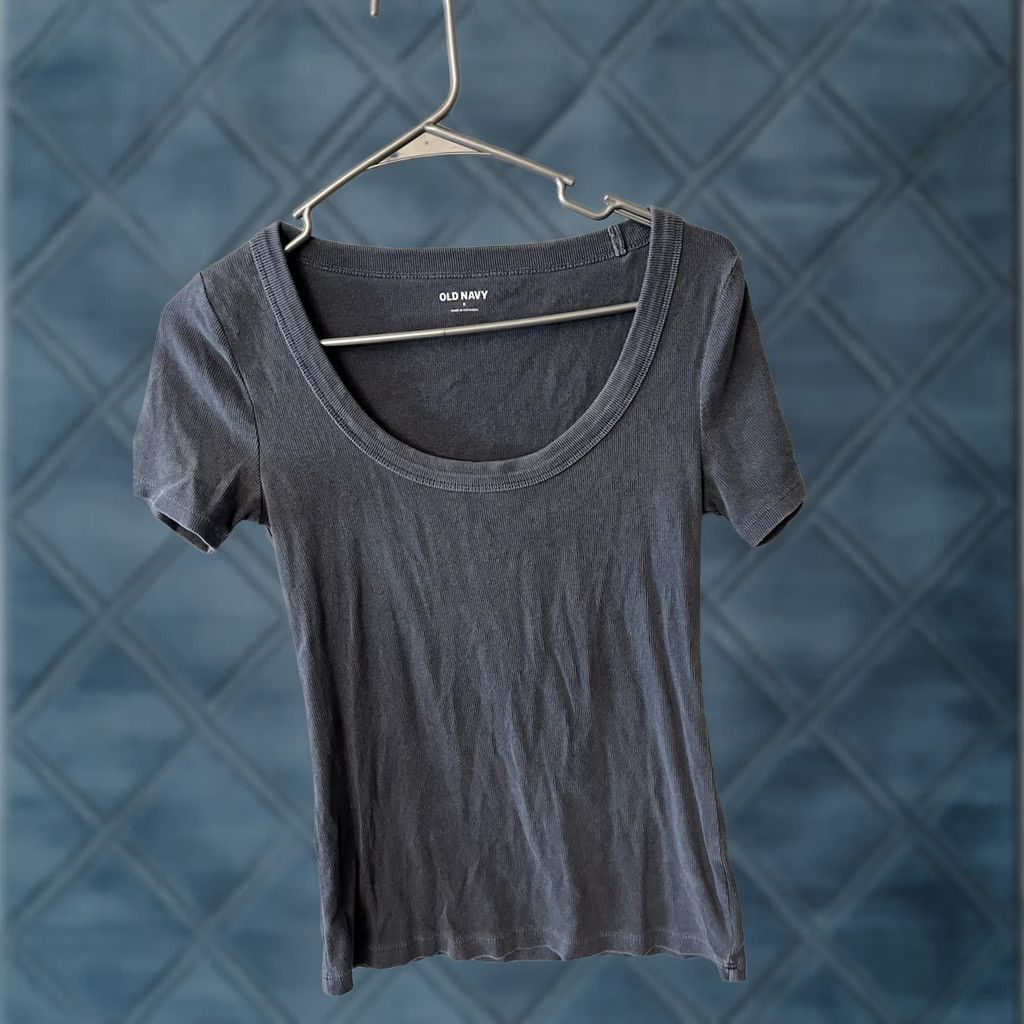 Old Navy Old Navy T-Shirt Women's S Gray Short Sleeve Crew Neck Tee Size S / US 4 / IT 40 - 1 Thumbnail