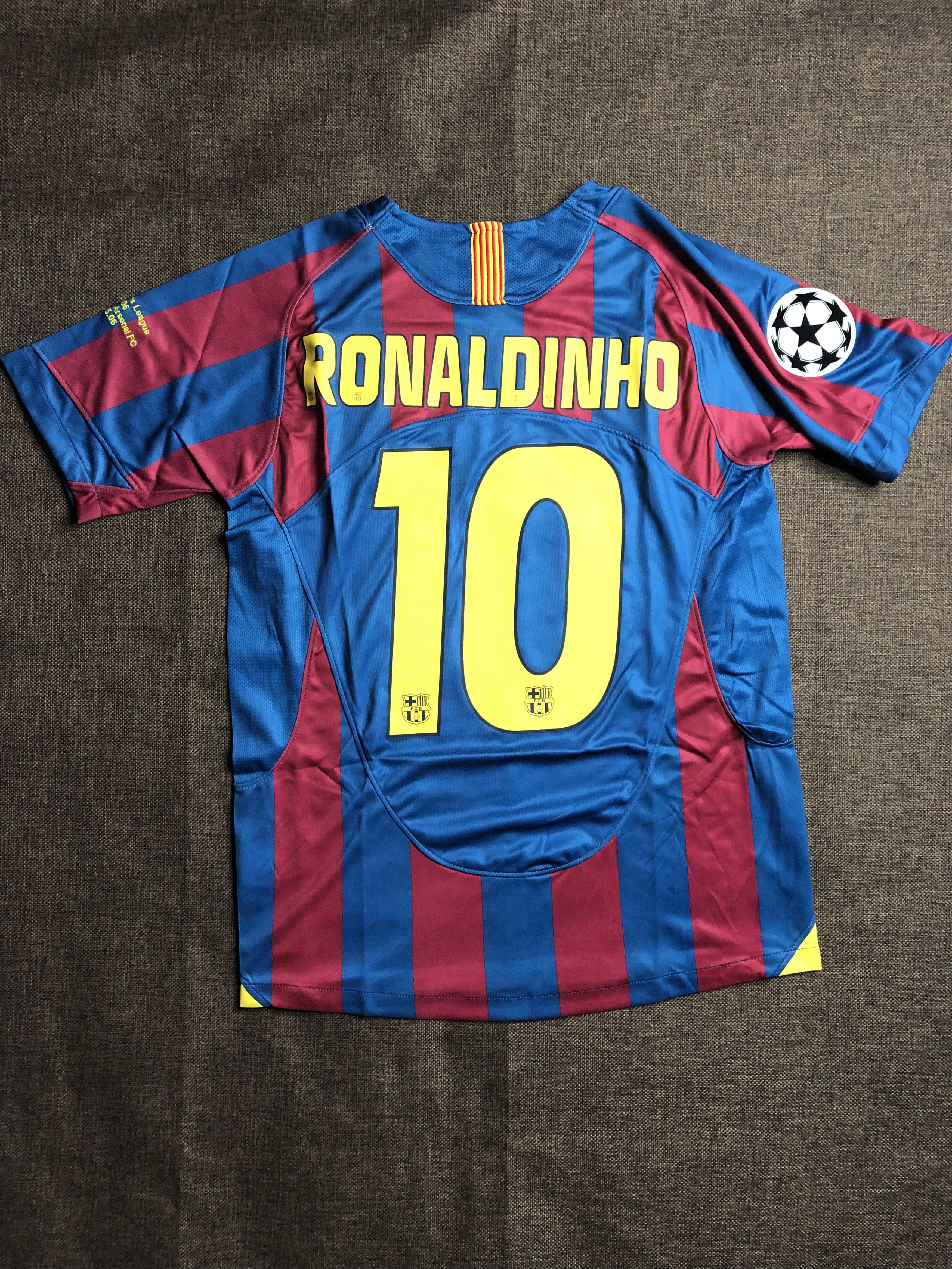 Vintage 2005-06 RONALDINHO HOME SOCCER JERSEY Size US L / EU 52-54 / 3 - 2 Thumbnail