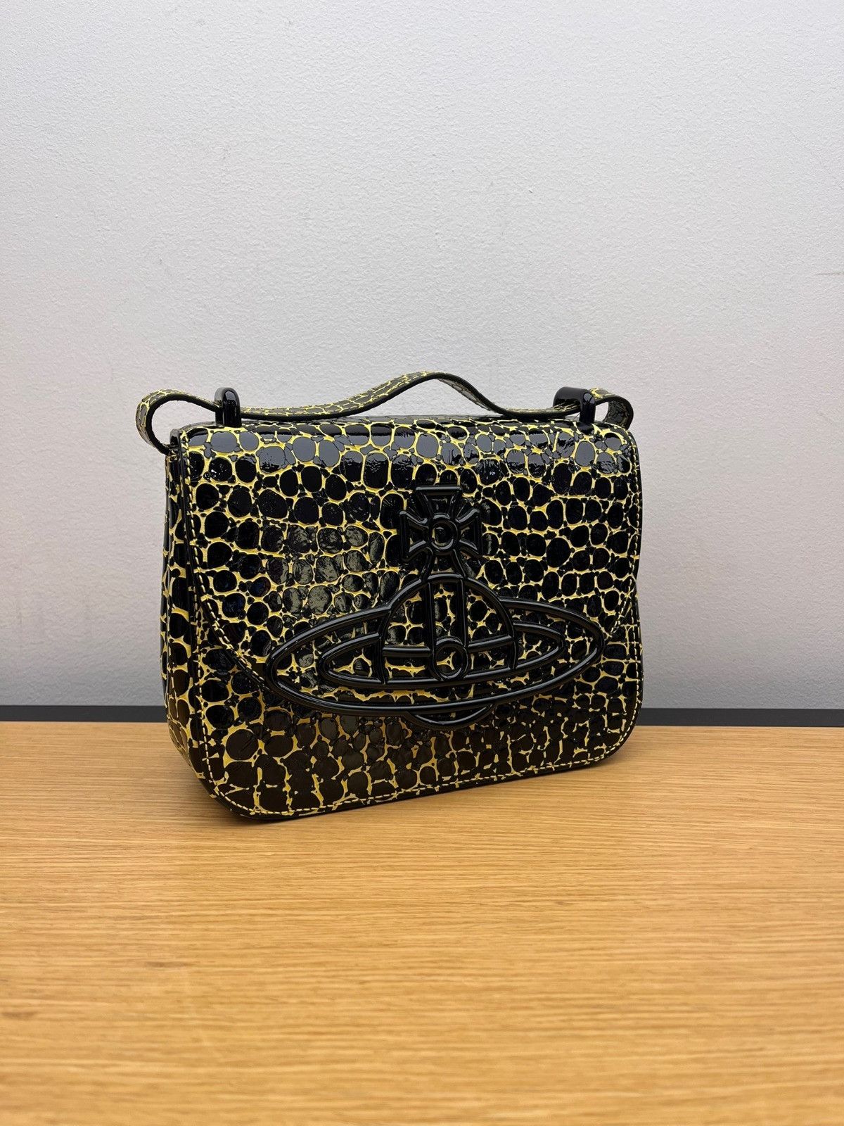 Vivienne Westwood o1f1d3z0625 Size: OS / Linda Crossbody Bag in Black/Yellow Size ONE SIZE - 1 Preview