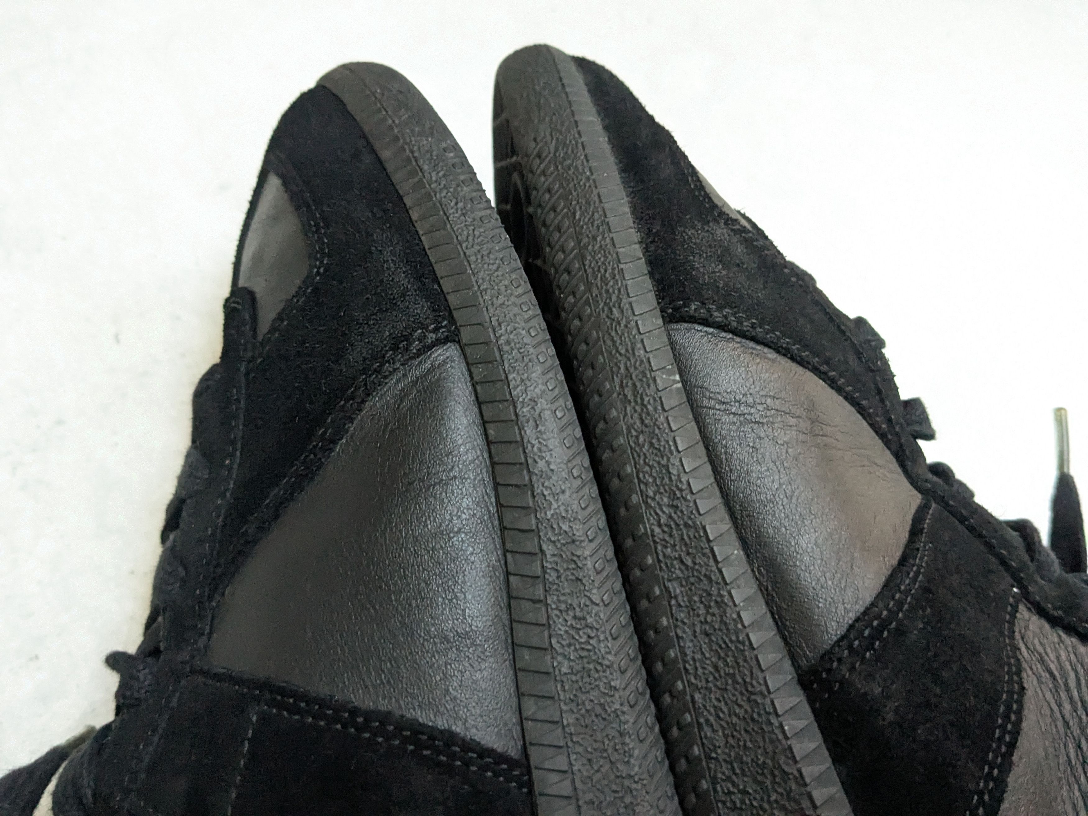 Maison Margiela Maison Margiela Replica GAT Black 9 42 Low Tops Size US 9 / EU 42 - 9 Thumbnail