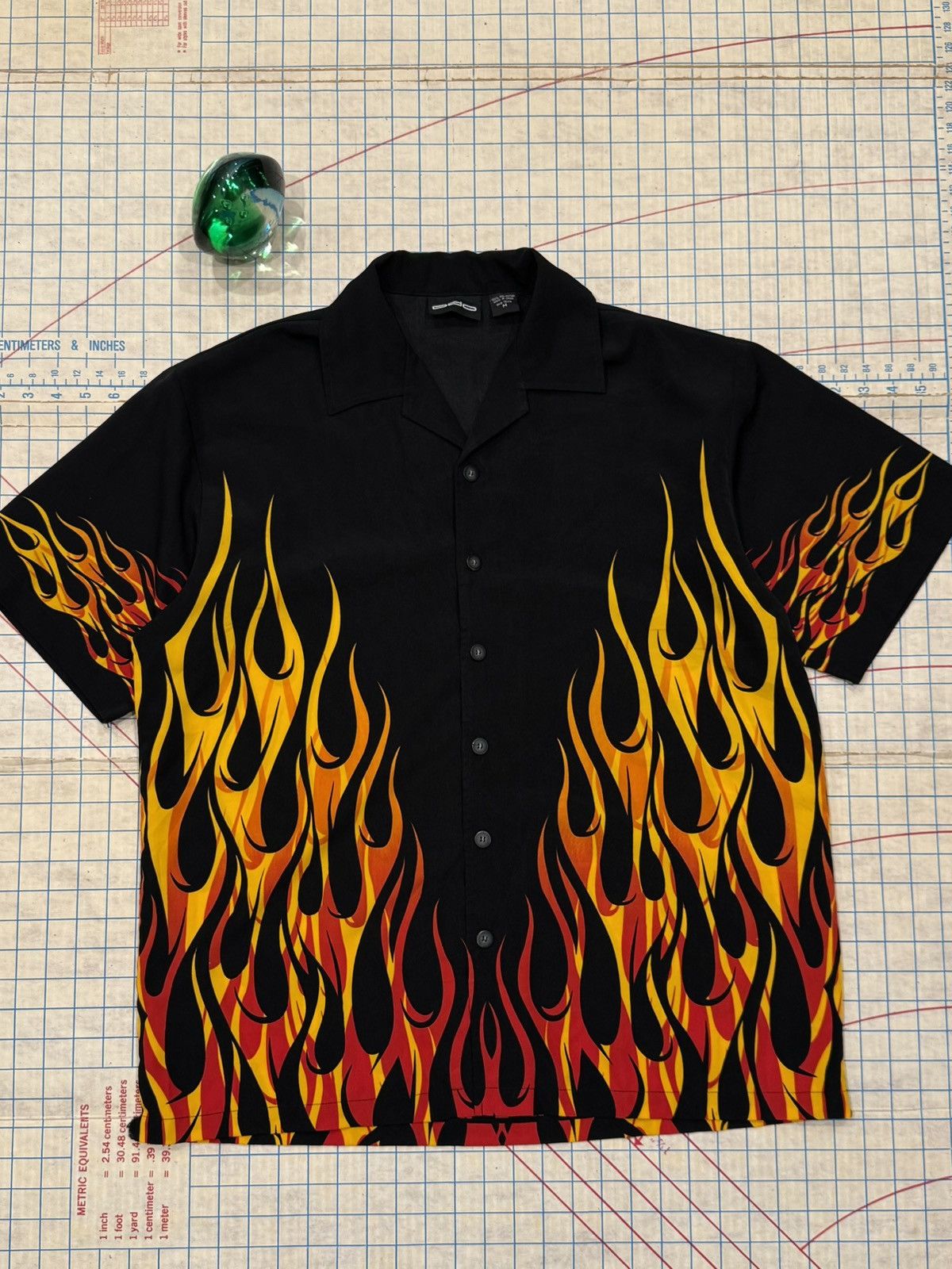 Vintage Vintage Odo Red Flame Short Sleeve Button Up Shirt Medium Size US M / EU 48-50 / 2 - 1 Thumbnail