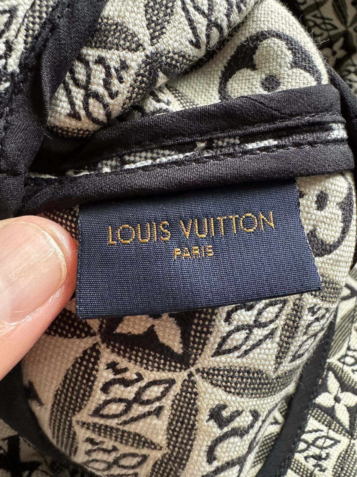 Louis Vuitton LOUIS VUITTON hat marked S see real tape measurements in pho Size ONE SIZE - 6 Thumbnail