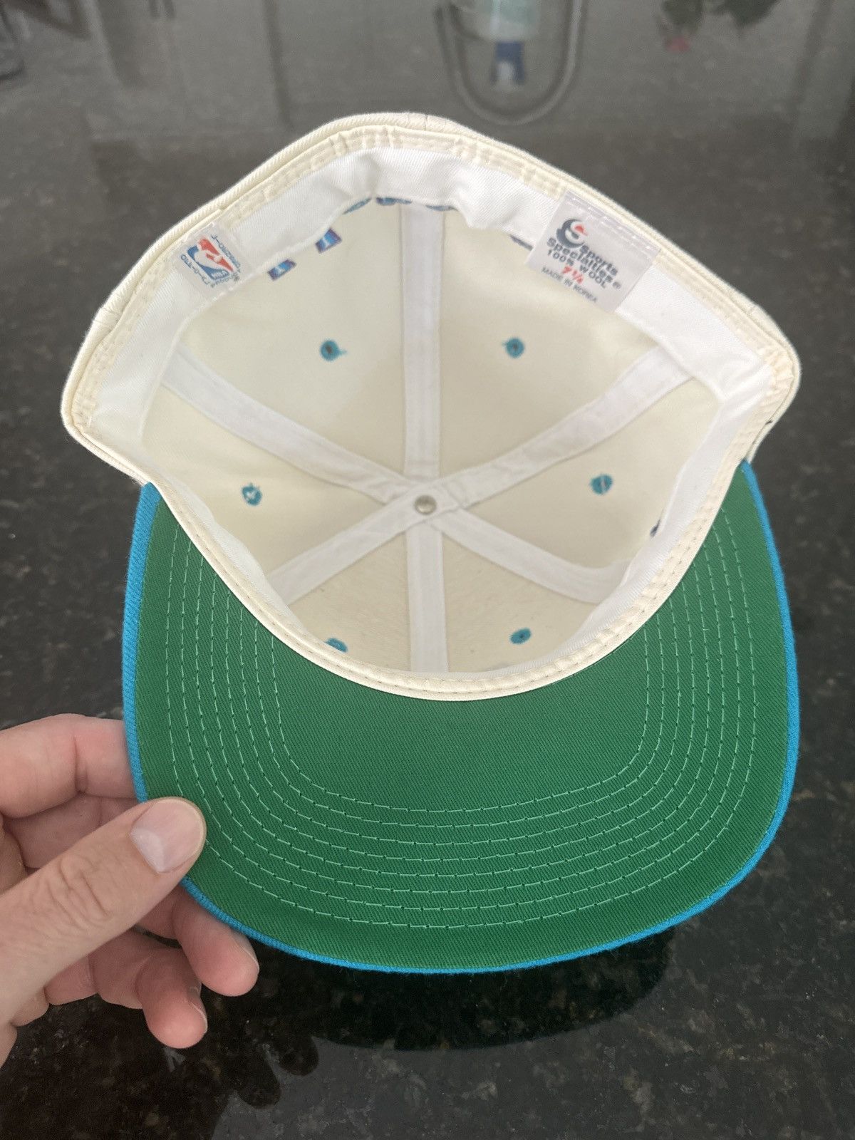 Sports Specialties Charlotte Hornets sports specialties vintage NWT NBA Size ONE SIZE - 5 Thumbnail