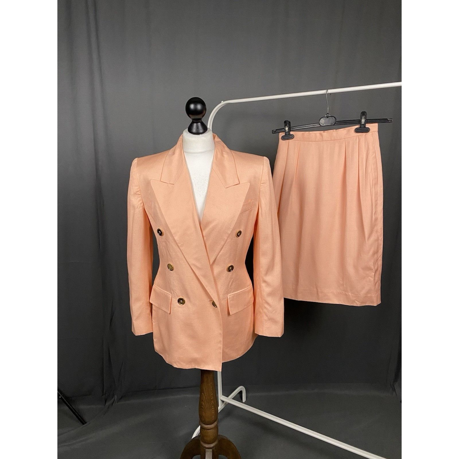 Dior Christian Dior Women's Pink 2 Piece Double Breasted Skirt S Size M / US 6-8 / IT 42-44 - 3 Thumbnail