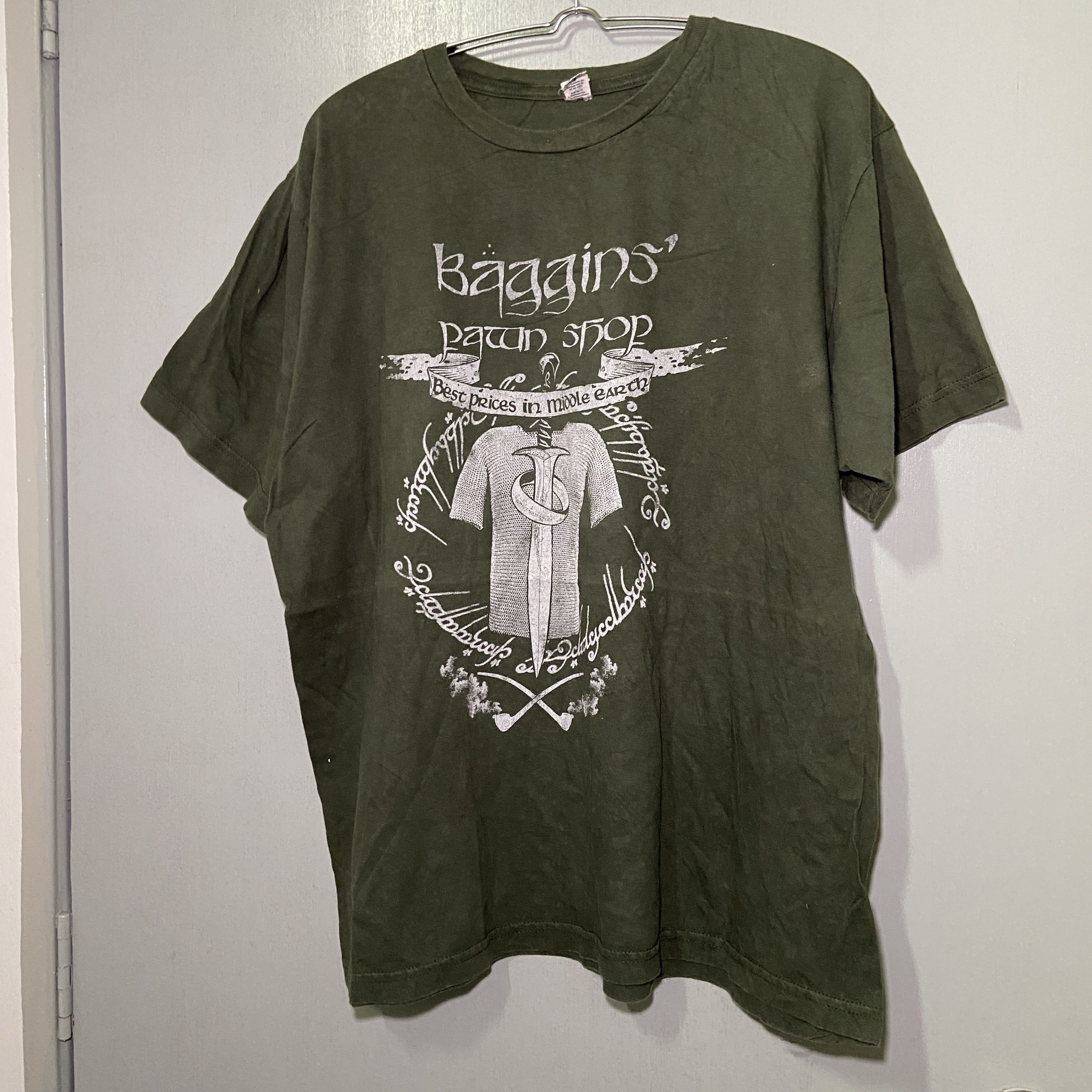 Anvil LOTR Bilbo Baggins Pawn Shop Movie Merchandise Tee Size US XL / EU 56 / 4 - 1 Thumbnail