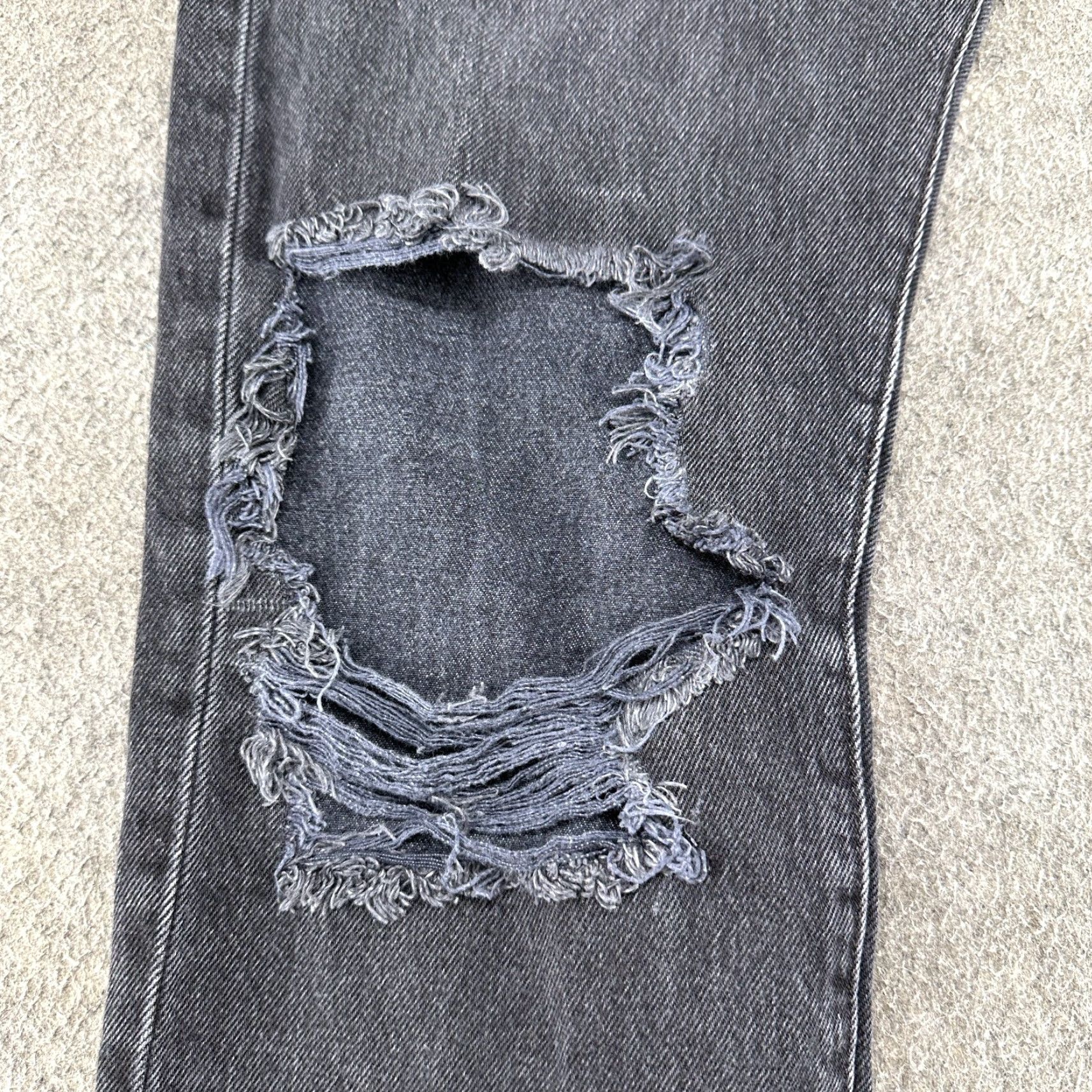Levi's VINTAGE Levi's 501 Jeans Men 32x32 Black Distressed Straight Regular Denim 5-Pocket USA 80s 90s Hip Hop Cowboy Mens Size US 32 / EU 48 - 5 Thumbnail