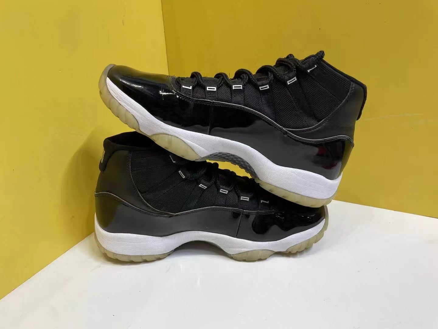 Jordan Brand Air Jordan 11 Retro Black/Silver "72-10" K15 Size US 11.5 / EU 44-45 - 6 Thumbnail