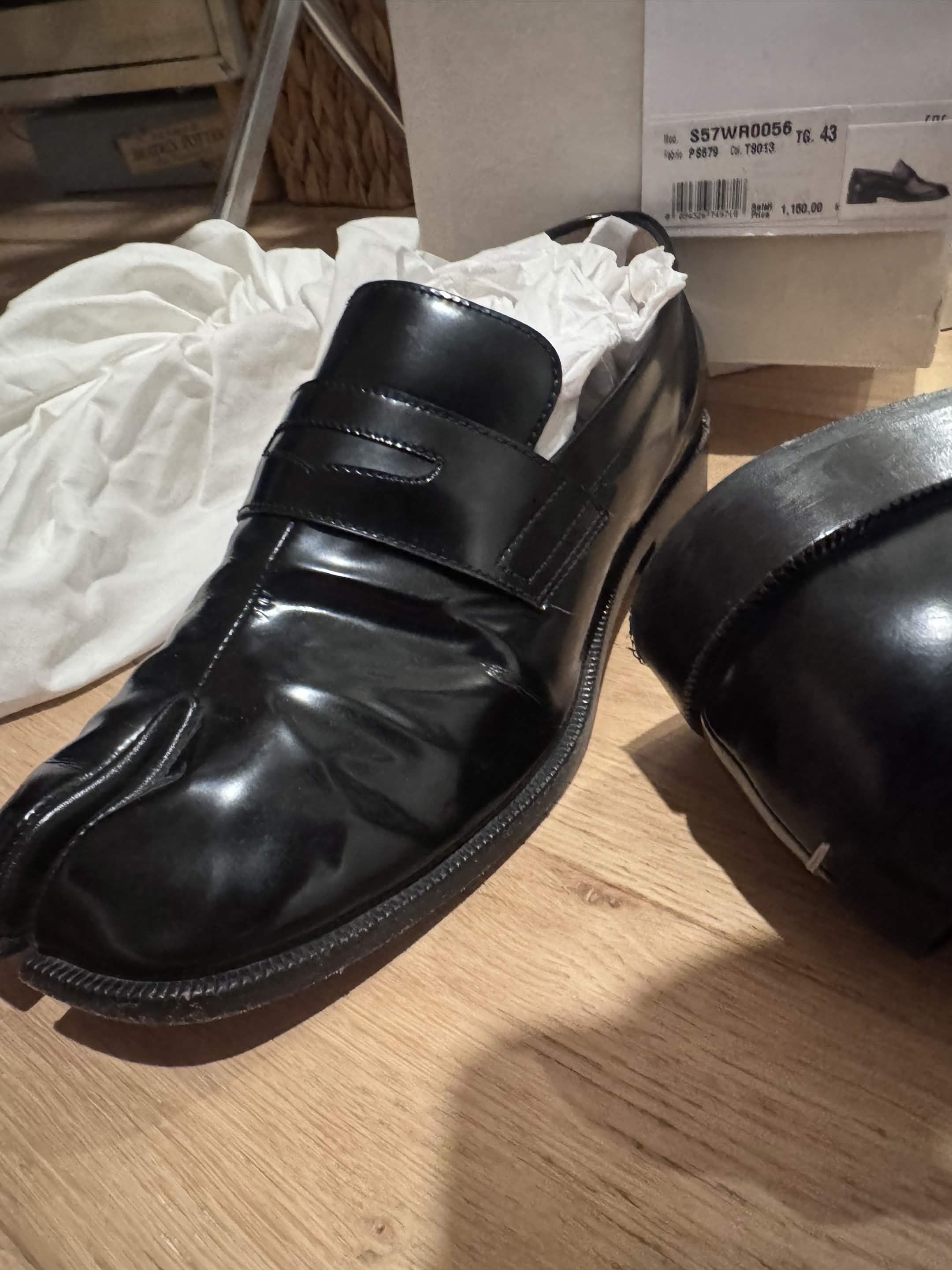 Maison Margiela Maison Margiela Black Leather Chain Loafers | Grailed