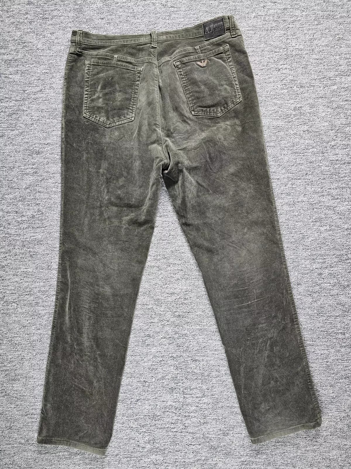 Armani Vintage Armani Corduroy Jeans L Comfort Fit Made in ITALY Size US 32 / EU 48 - 2 Thumbnail