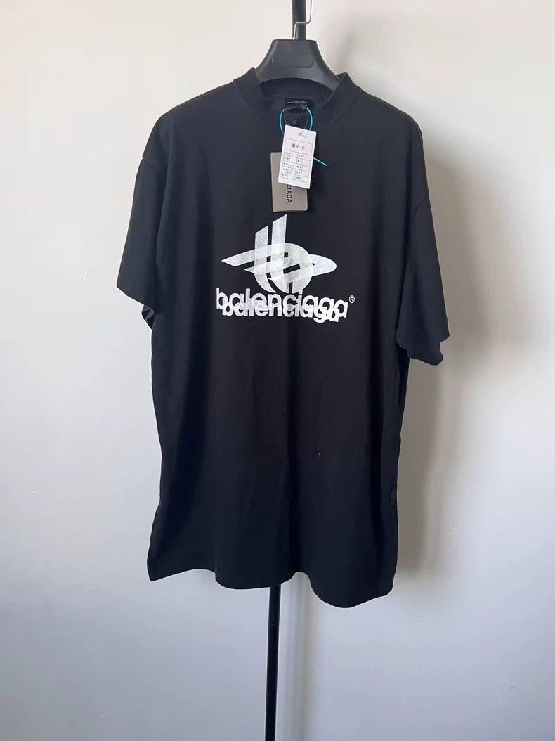 Balenciaga Balenciaga Letter Pattern Printed Round Neck Short-Sleeve Size US S / EU 44-46 / 1 - 1 Thumbnail