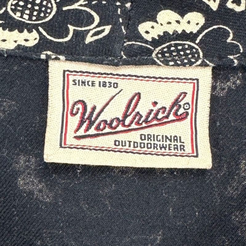 Vintage Woolrich Button-Up Shirt Womens Large Black Floral Blouse Casual Knit Polyester Collared Long Sleeve Size L / US 10 / IT 46 - 4 Thumbnail