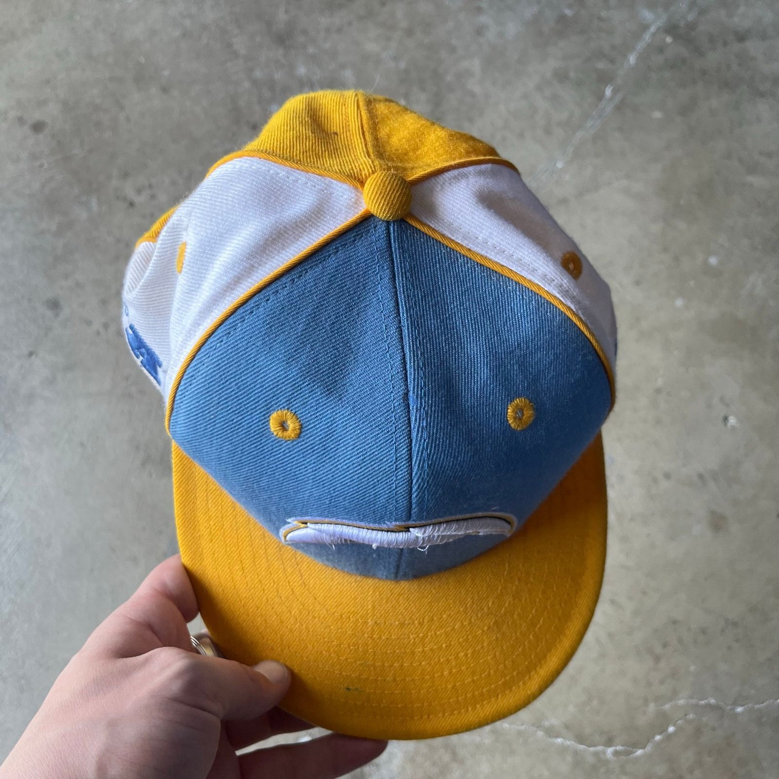 Vintage LOS ANGELES CHARGER FITTED HAT 7 3/8 REEBOK 00S Size ONE SIZE - 2 Thumbnail