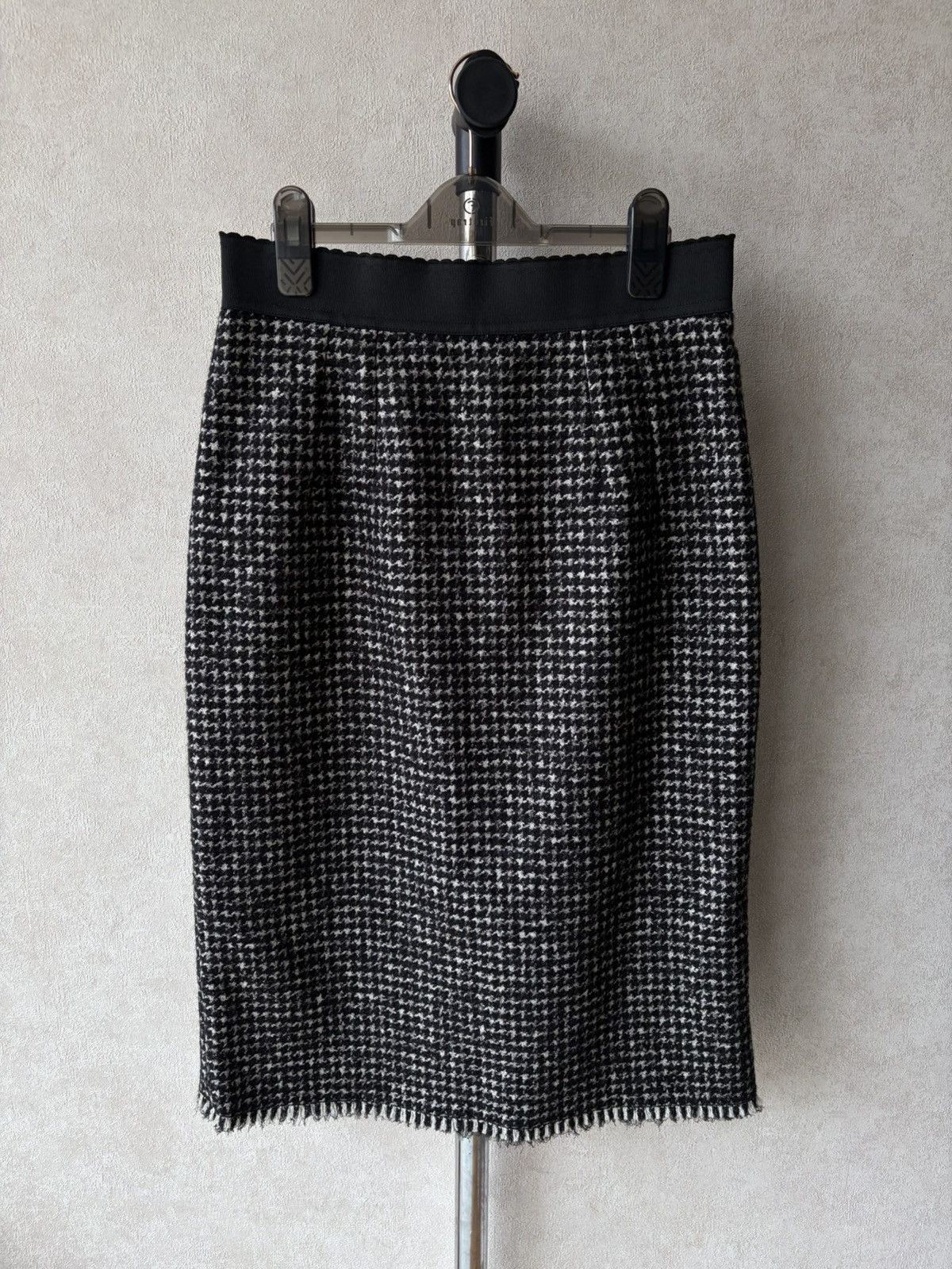 Dolce & Gabbana Dolce Gabbana Houndstooth Tweed Wool Alpaca Silk Midi Skirt Size 28" / US 6 / IT 42 - 1 Thumbnail