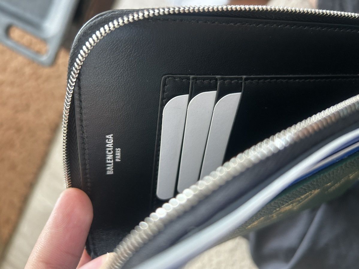 Balenciaga Balenciaga MEN'S PASSPORT PHONE HOLDER IN BLACK Size ONE SIZE - 7 Thumbnail