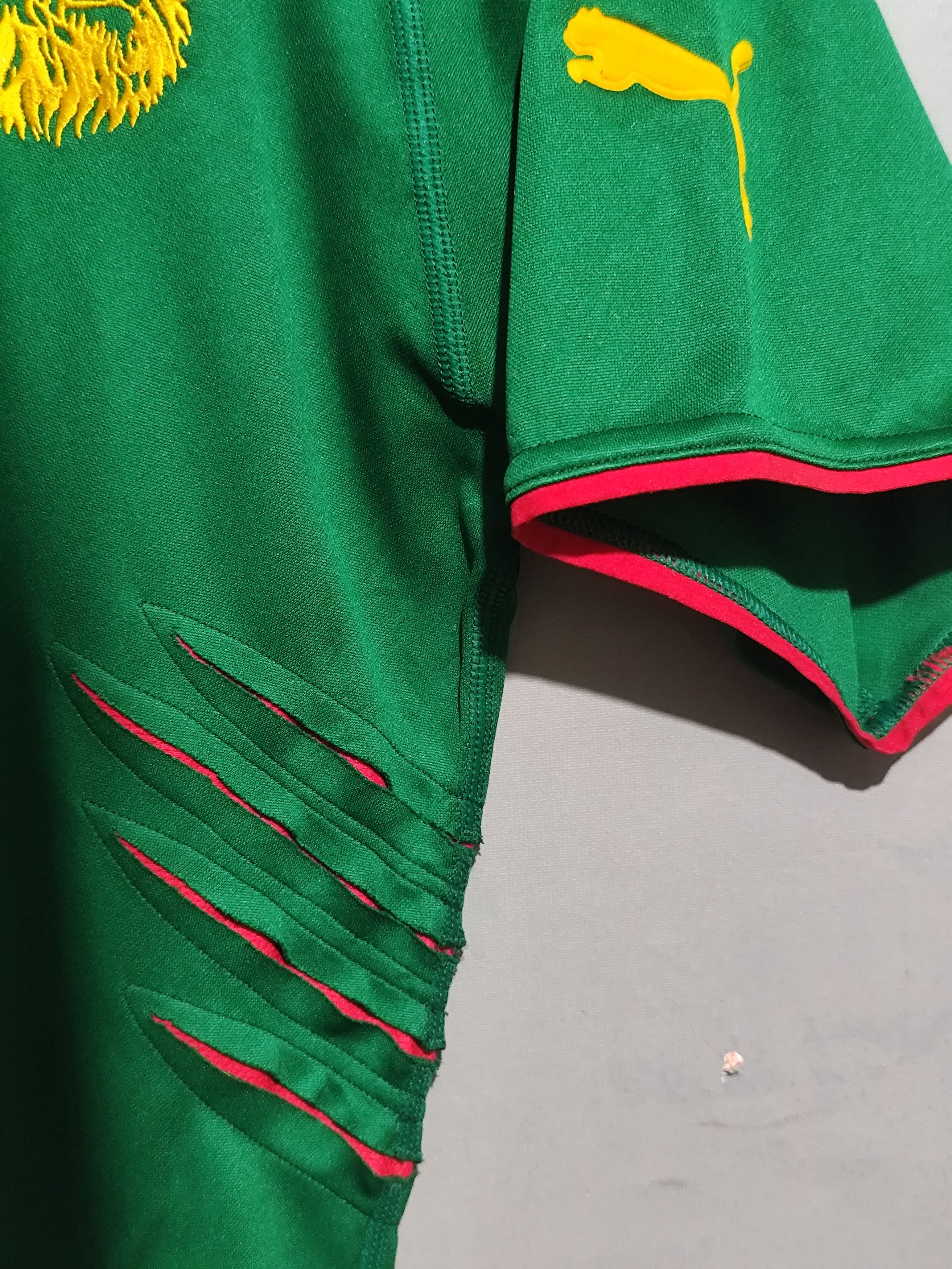 Puma × Vintage Puma x 2004/06 Samuel Eto'o #9 Cameroon Home Jersey Size US M / EU 48-50 / 2 - 12 Thumbnail
