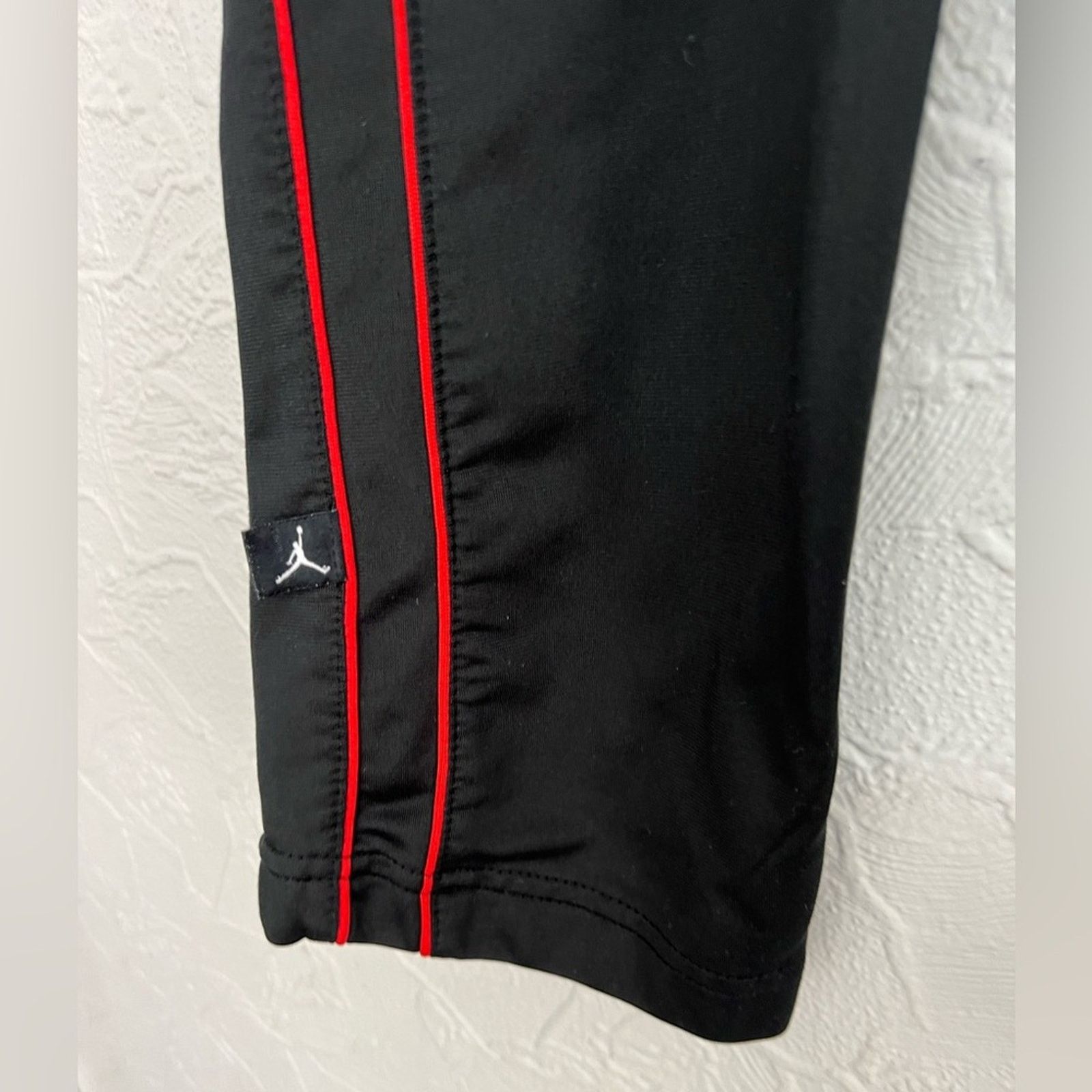 Jordan Brand Jordan Red Black Track Joggers Pants Youth Boys Size Medium Size 24" / US 00 / IT 34 - 3 Thumbnail
