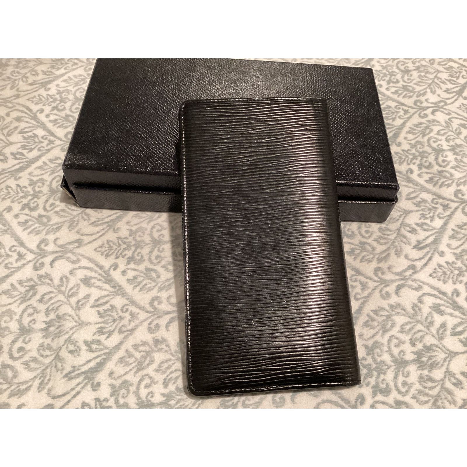 Louis Vuitton Louis Vuitton black epi long wallet bifold Size ONE SIZE - 2 Thumbnail