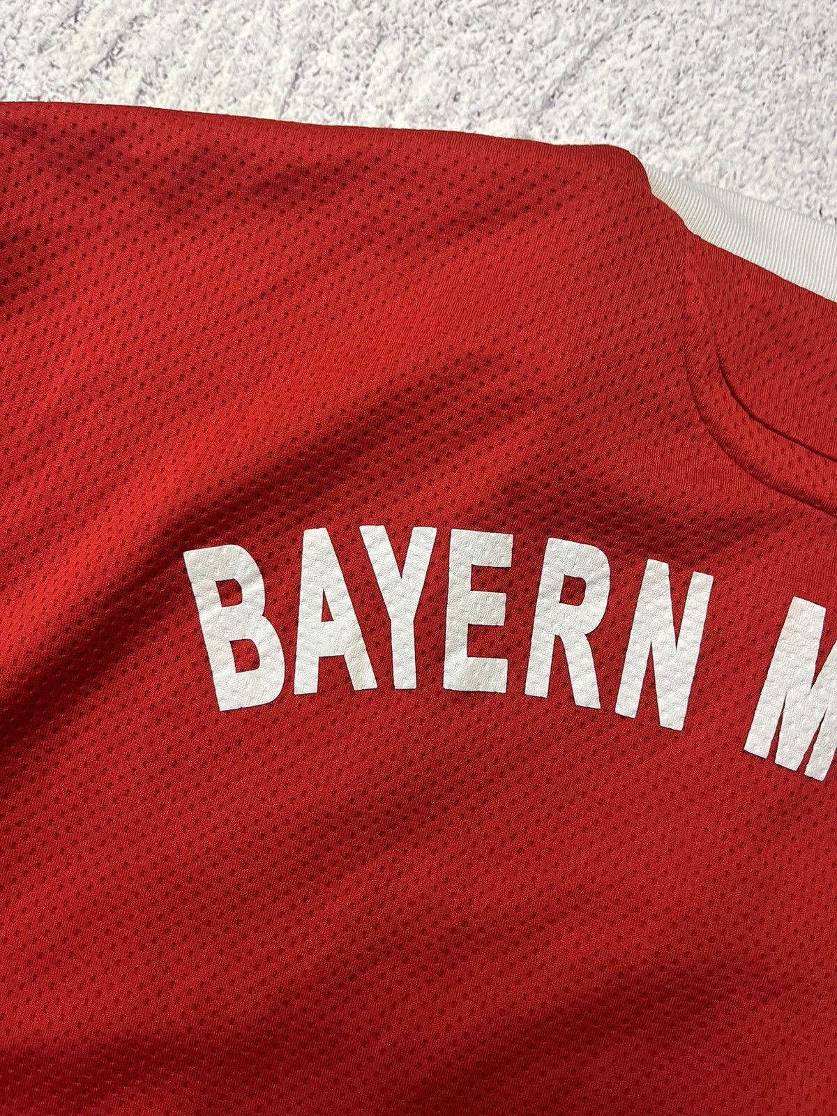 Adidas ADIDAS FC Bayern Munchen Mens Football Shirt Jersey Red Size US L / EU 52-54 / 3 - 23 Thumbnail