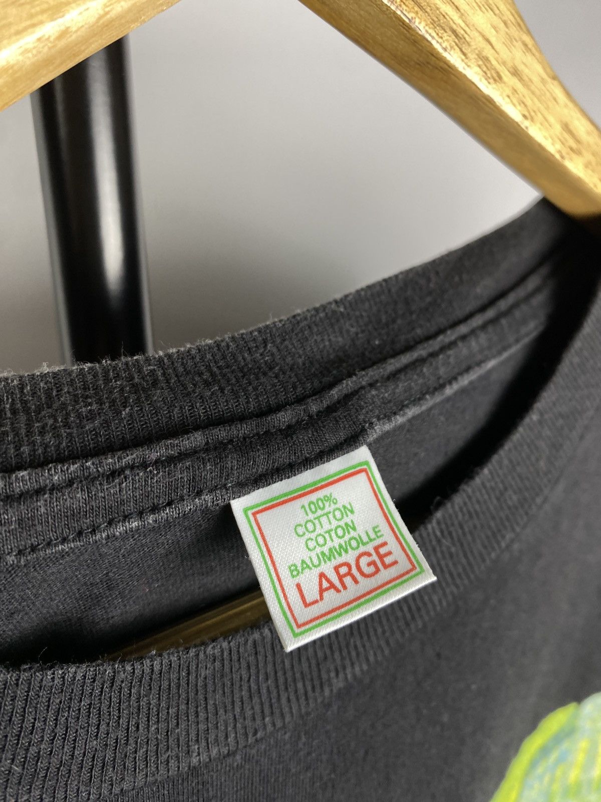 Vintage Vintage Winter London Piccadilly Circus Molly Moss T-Shirt Size US M / EU 48-50 / 2 - 7 Thumbnail