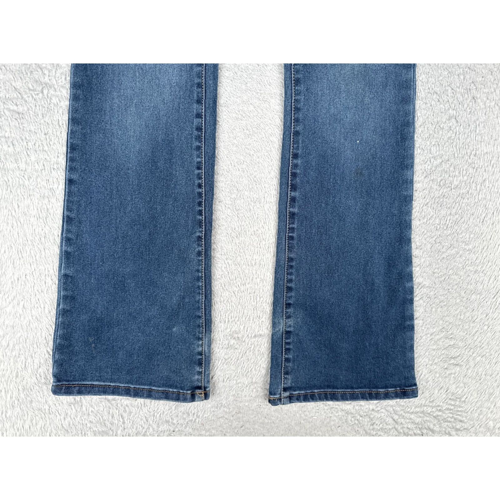 Vintage No Boundaries Jeans Flared Juniors S 27x29 Blue Mid Rise Elastic Waist 5-Pocket Denim Women Size 28" / US 6 / IT 42 - 2 Thumbnail