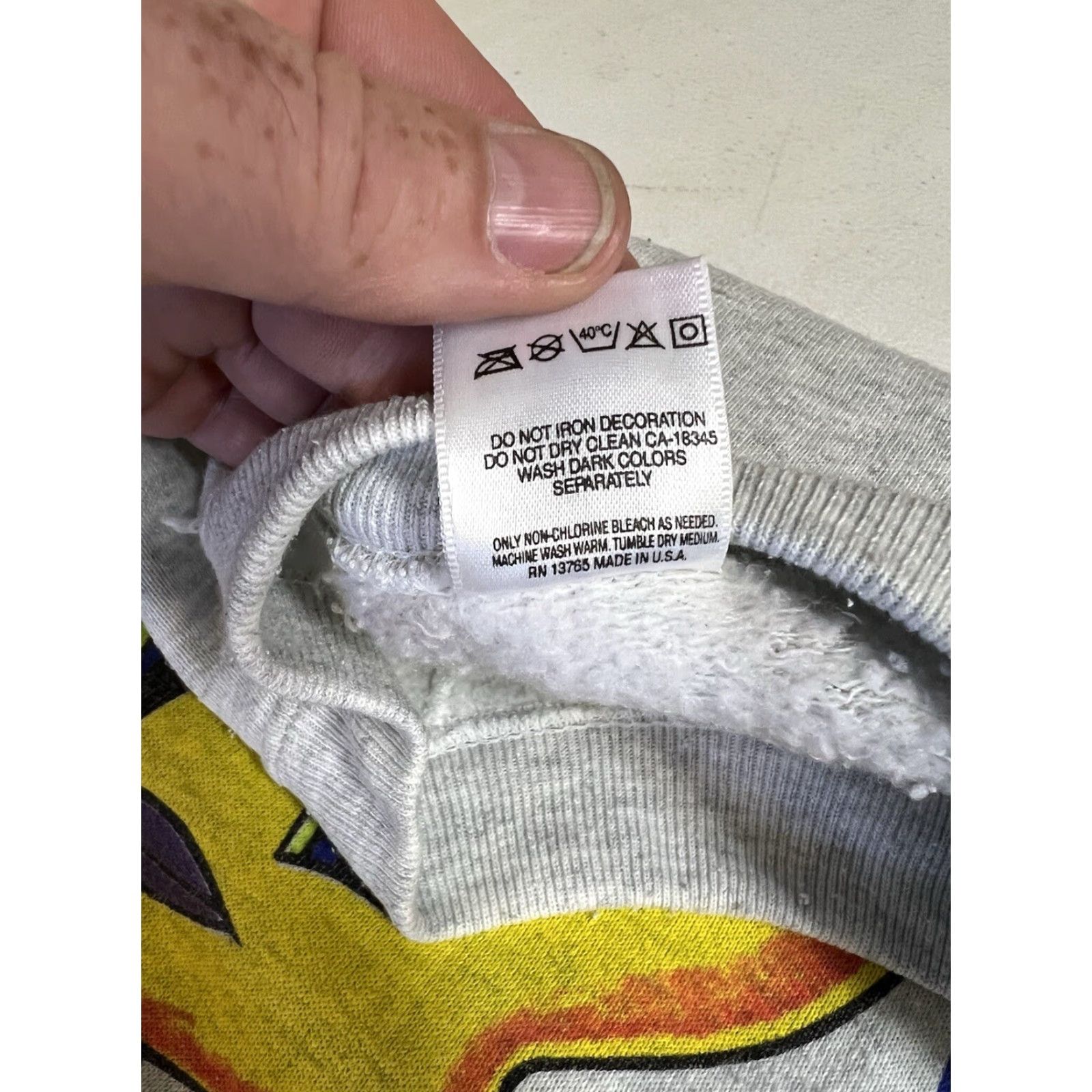 Fruit Of The Loom VINTAGE Fruit of the Loom Tweety Bird Sweatshirt Gray XL Men Pullover Crew Neck Graphic Print 90s Cartoon US Made Stains-pilling Size US XL / EU 56 / 4 - 3 Thumbnail