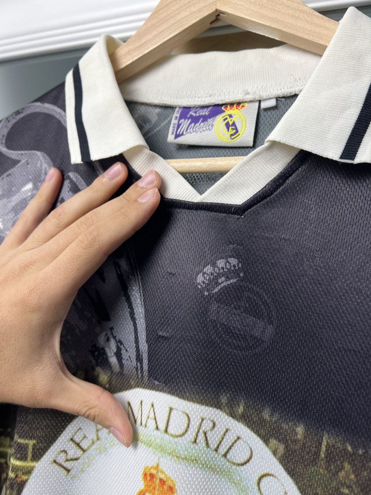Vintage Real Madrid 97/98 Vintage Home Shirt #7–Spain Copa de Europa Size US S / EU 44-46 / 1 - 9 Thumbnail