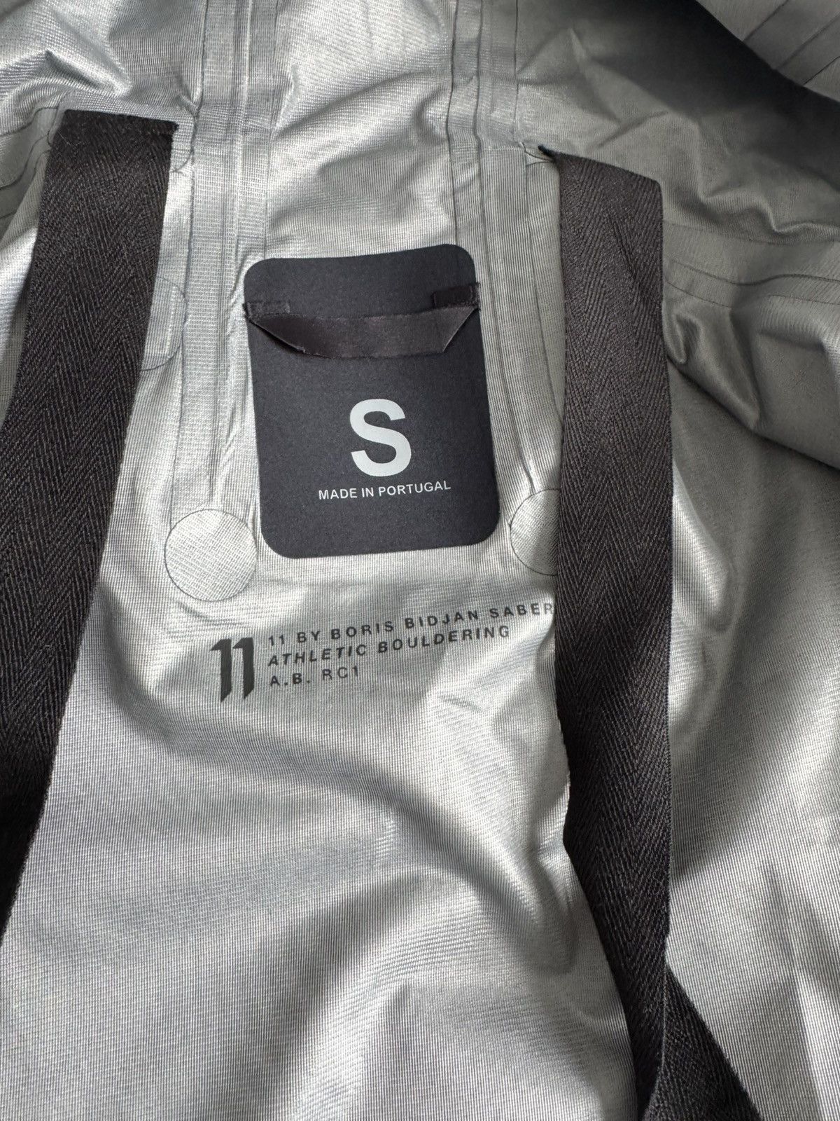 11 By Boris Bidjan Saberi × Salomon Black raincoat Size US S / EU 44-46 / 1 - 8 Thumbnail