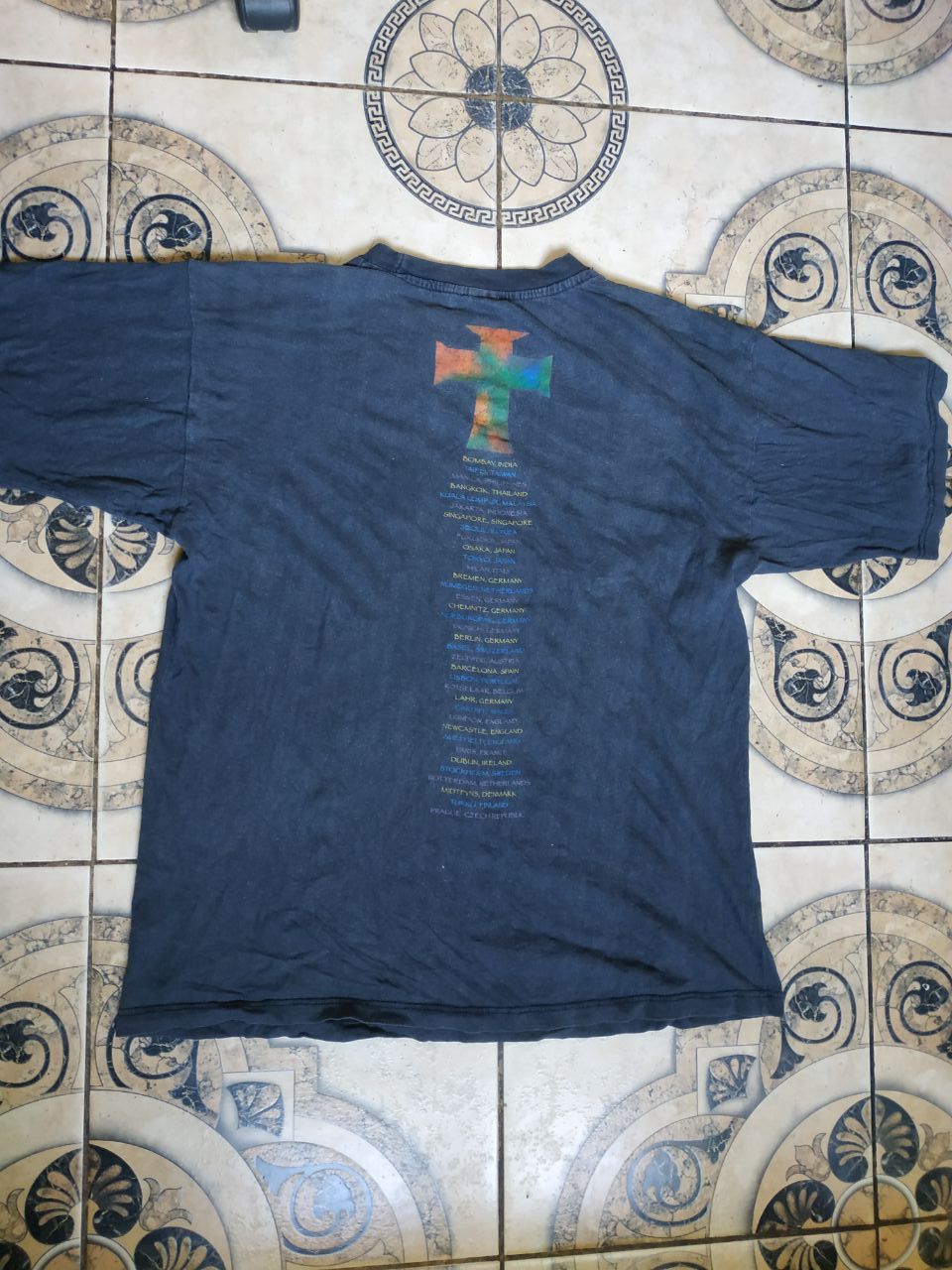 Vintage Vintage 90s Bon Jovi Cross Road Tour Tee XL Faded Size US XL / EU 56 / 4 - 15 Thumbnail