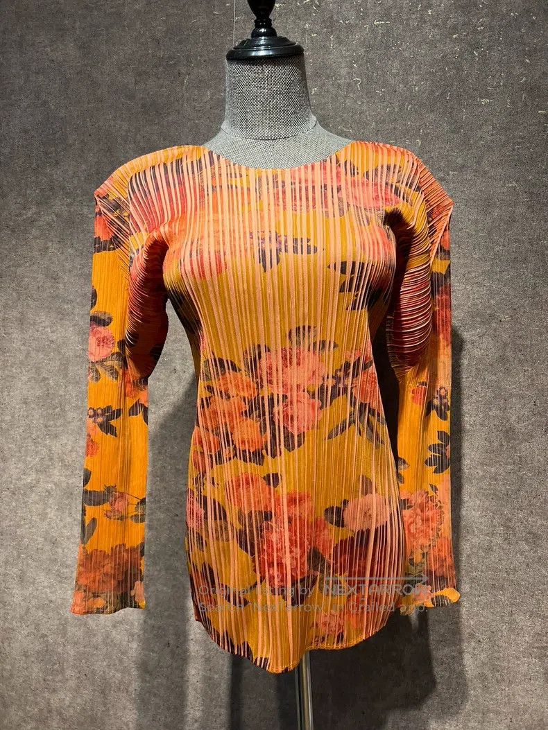 Issey Miyake Issey Miyake Rose Floral Pleated Top Size L / US 10 / IT 46 - 3 Thumbnail