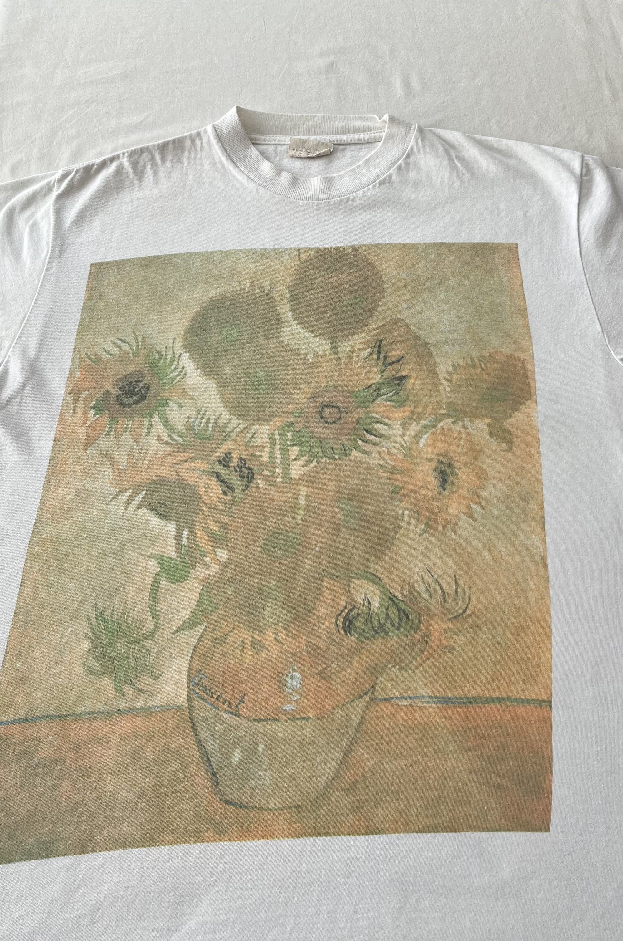 Arts & Science Vintage 90s Vincent van Gogh Sunflowers 1888 White T-shirt Size US L / EU 52-54 / 3 - 3 Thumbnail